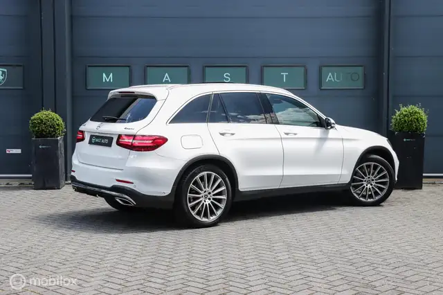 Mercedes-Benz GLC view 8