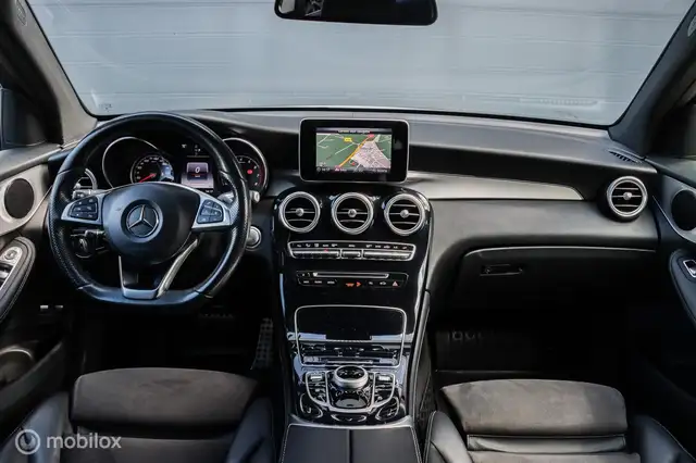 Mercedes-Benz GLC view 3