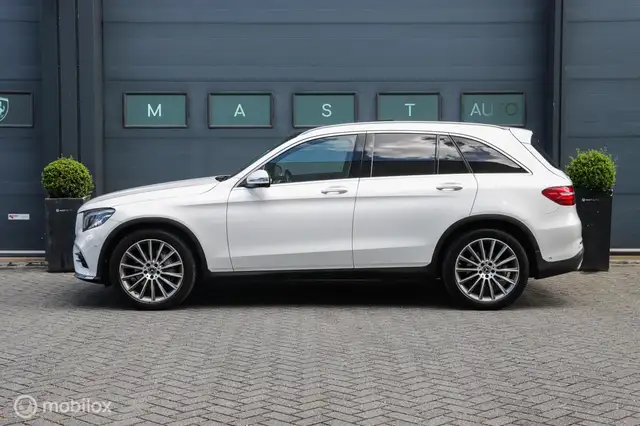 Mercedes-Benz GLC view 14