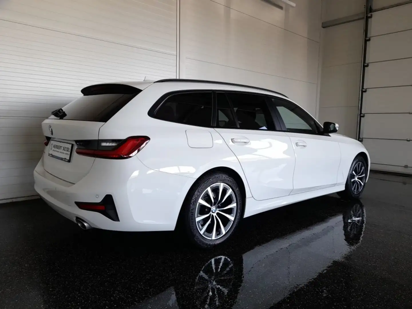 BMW 318 d Touring 2,0 *M-SPORT LEDERSITZE / SKY / VIRTUELL / NAVI / LIVE COCKPIT PLUS / TEMPOMAT / E-KLAPPE* Weiß - 2