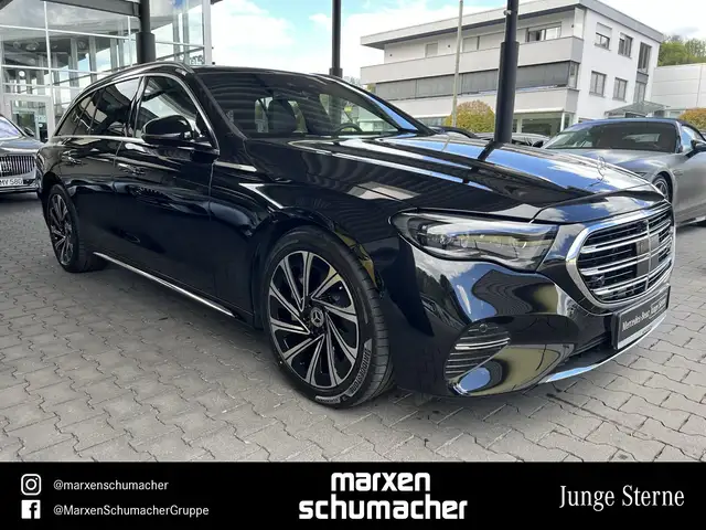 Mercedes-Benz E-Class view 3