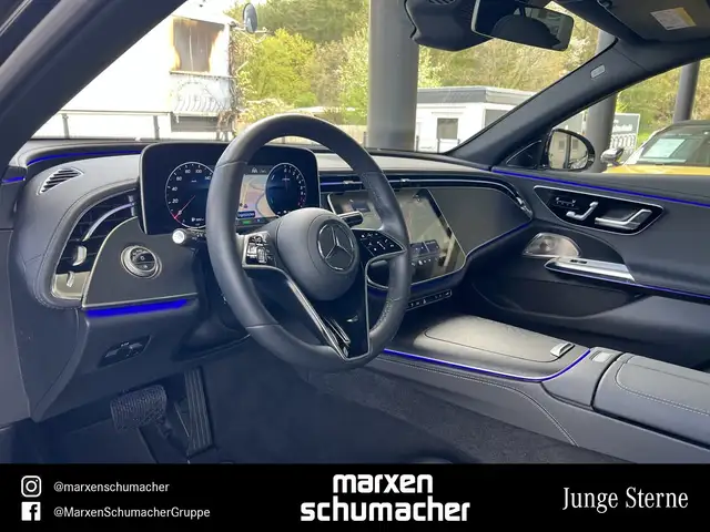 Mercedes-Benz E-Class view 8