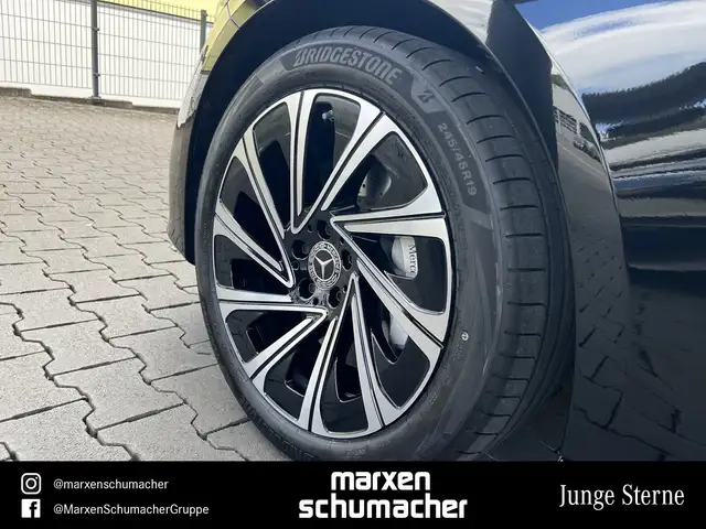 Mercedes-Benz E-Class view 7