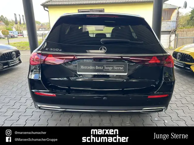 Mercedes-Benz E-Class view 5