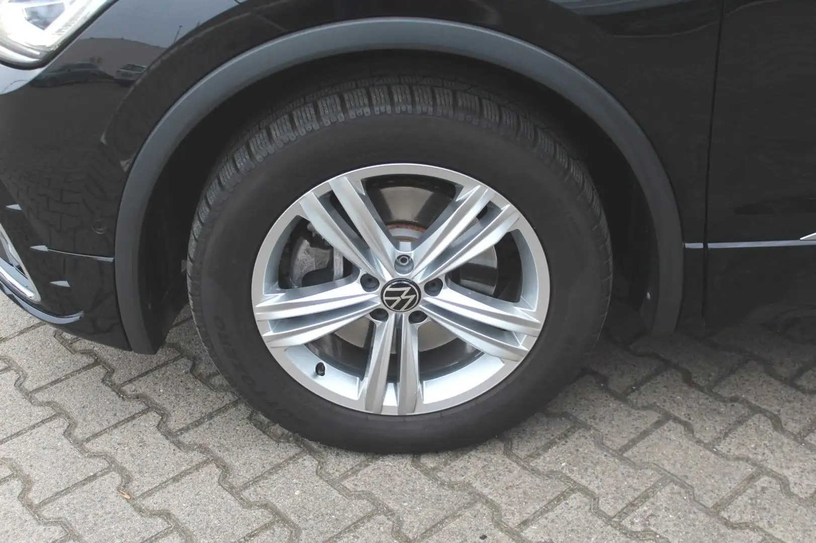 Volkswagen Tiguan Allspace R-Line 2.0 TSI 4x4 DSG Leder RFK Schwarz - 2