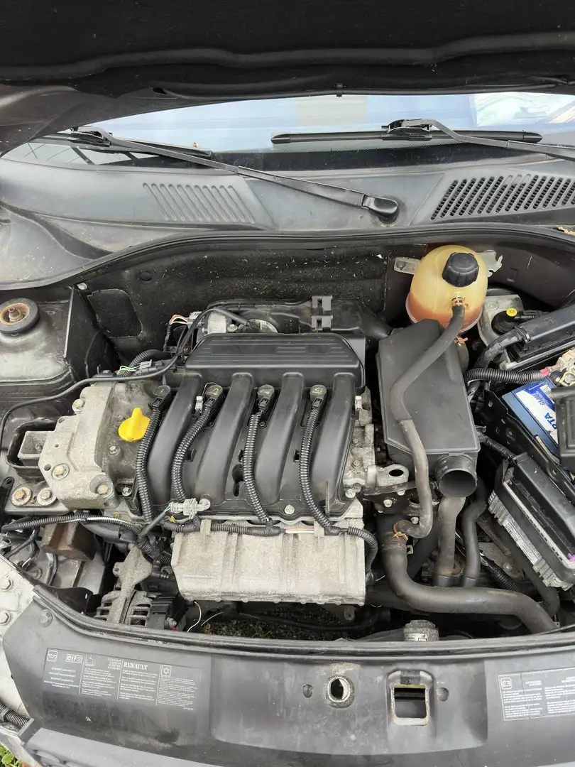 Renault Clio 1.4i 16V Expression Proactive A Grey - 2