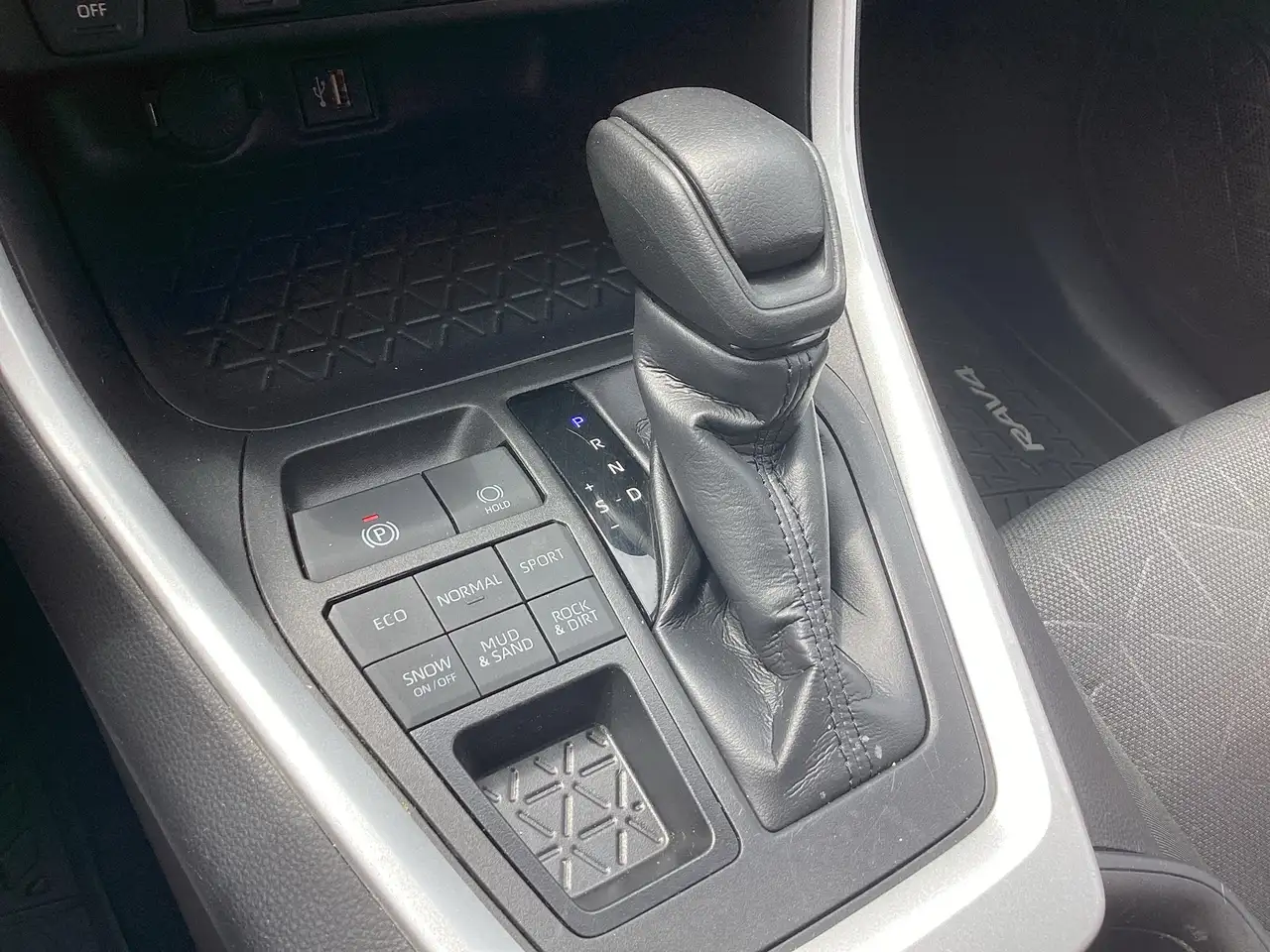 Toyota RAV 4 снимка Toyota RAV 4