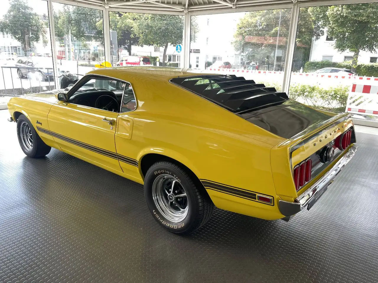 Ford Mustang 1969 Fastback Mach 1 optik, foto 8
