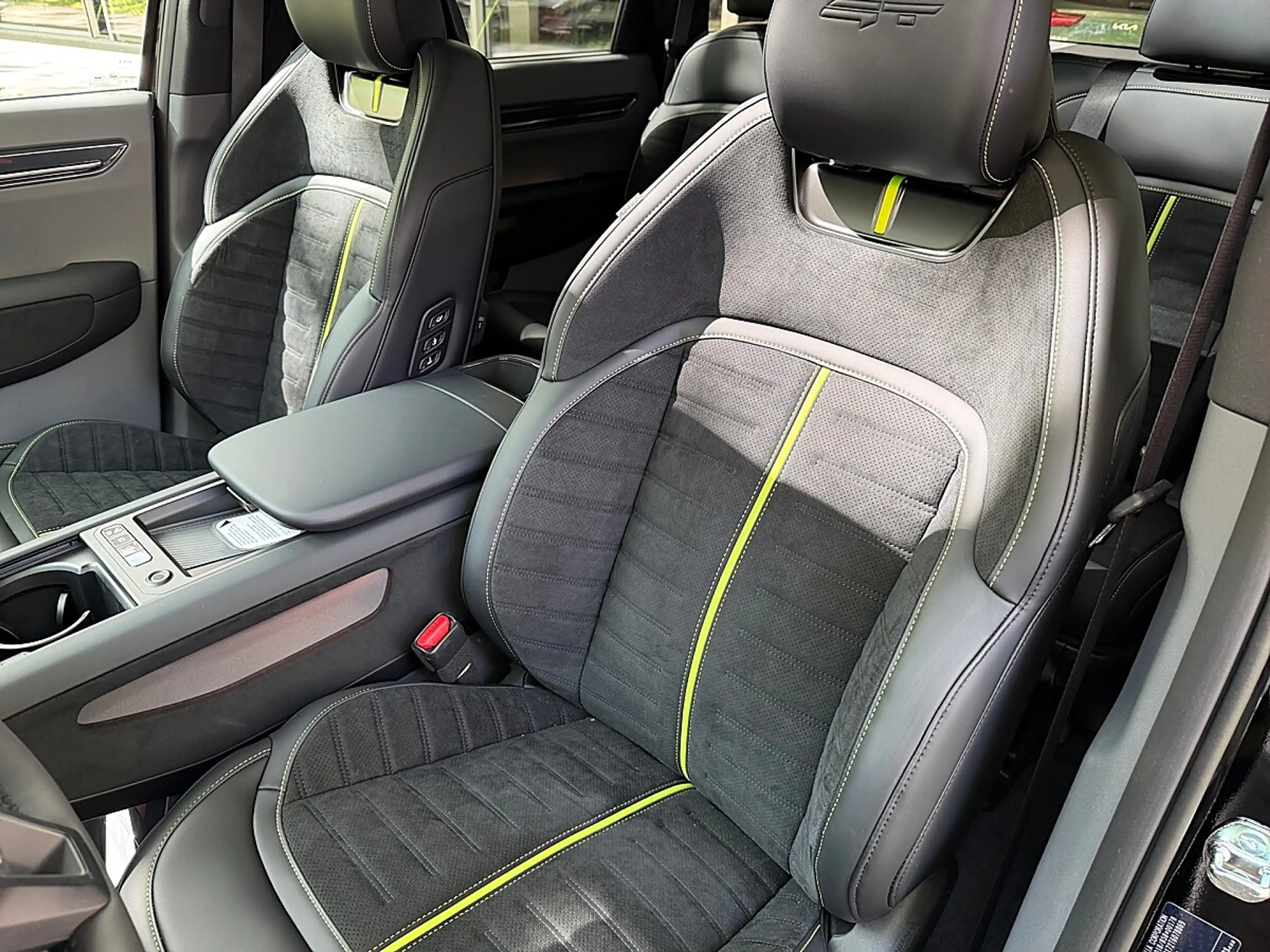 Kia EV9 AWD 99.8kWh GT Aut. — photo 18
