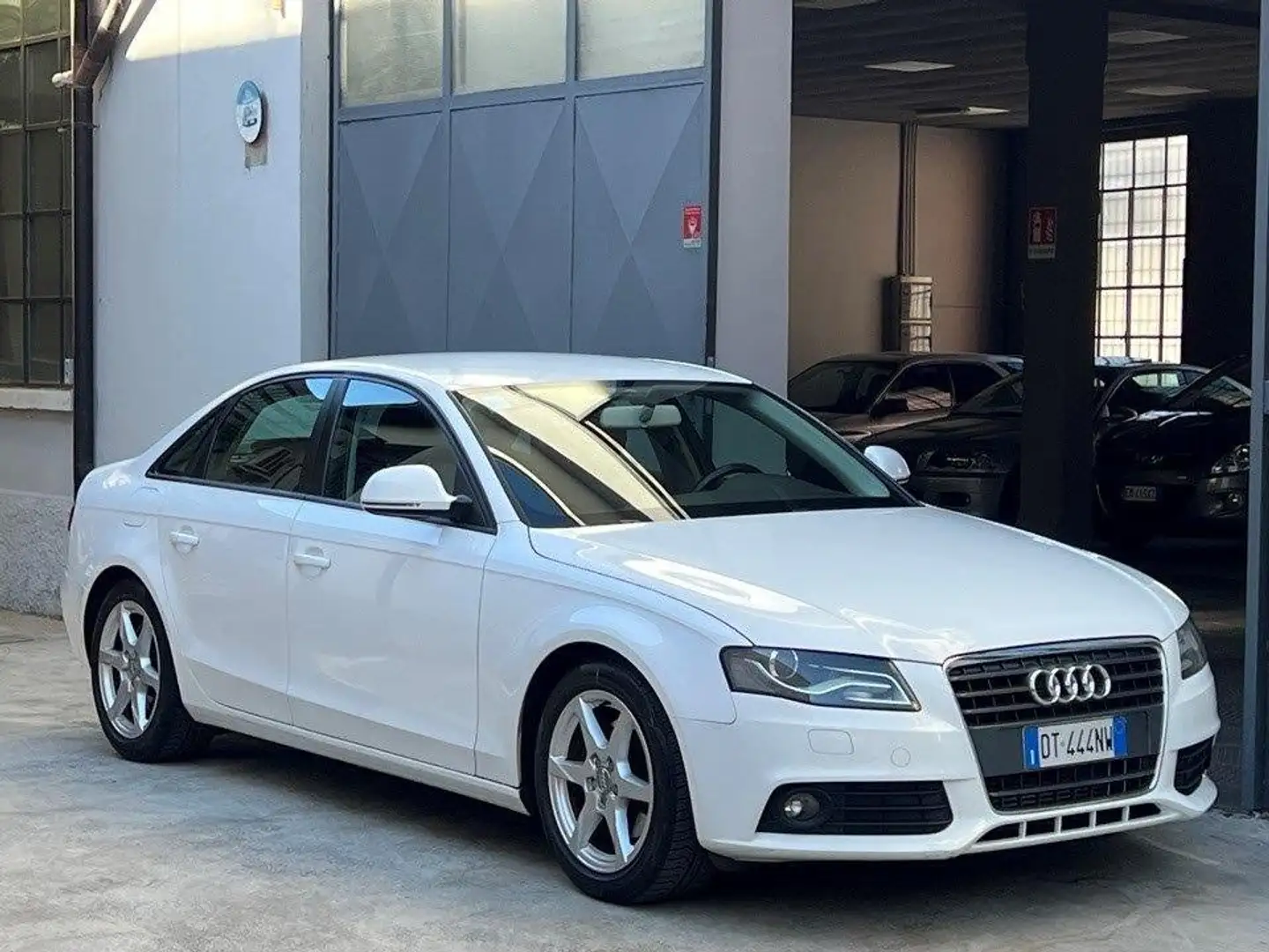 Audi A4 A4 2.0 Tdi 143cv Advanced Berlina - UniPro Bianco - 1