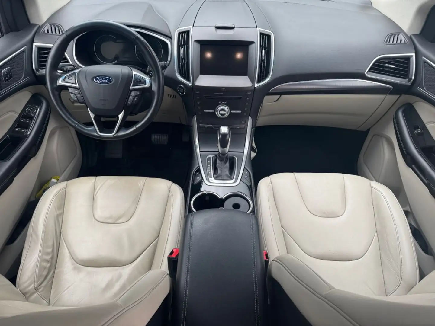 Ford Edge 2.0 TDCi 210 Powershift Intelligent AWD Titanium Schwarz - 2