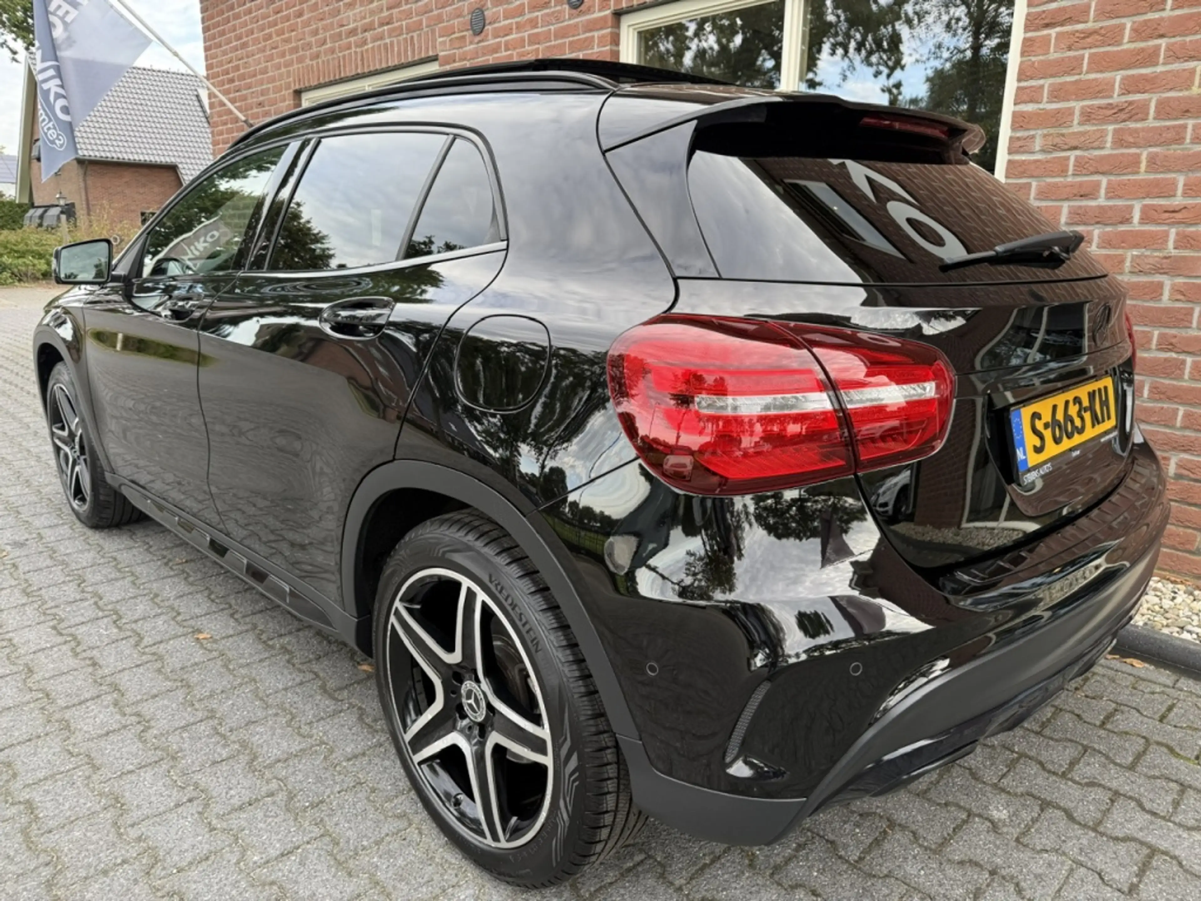 Mercedes-Benz GLA 200 Premium Plus AMG-Pakket 157PK Automaat SCHUIF.KANT — photo 13