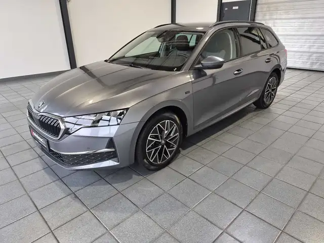 Skoda Octavia view 3