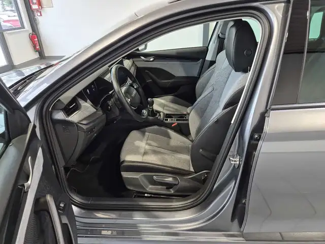Skoda Octavia view 8