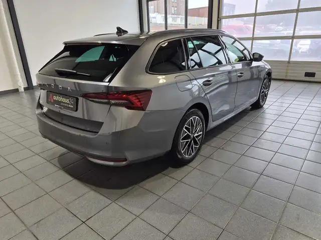 Skoda Octavia view 5