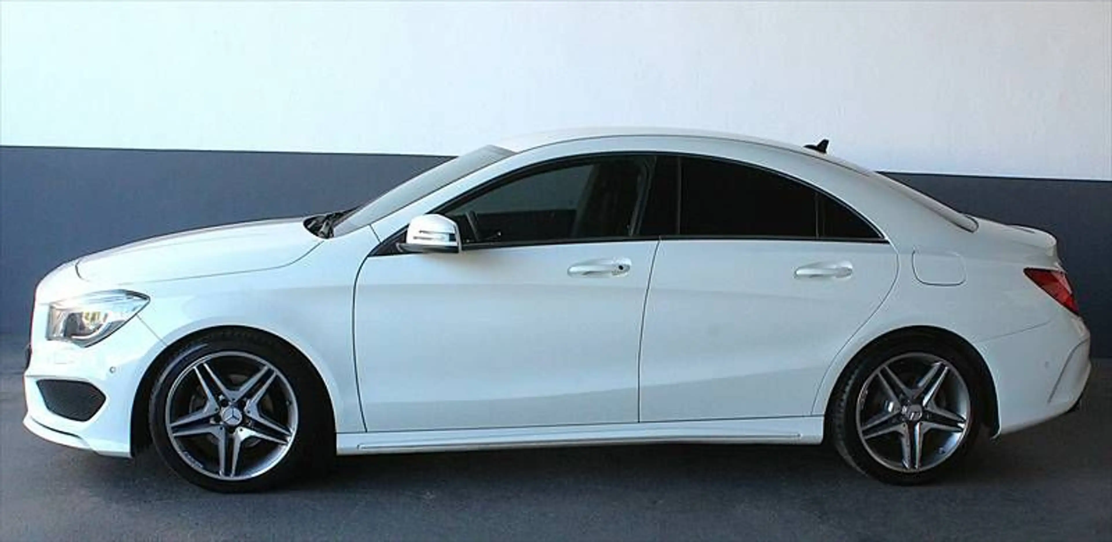 Mercedes-Benz CLA 180 Street Style - AMG Line, Navi Alu 18" — photo 12