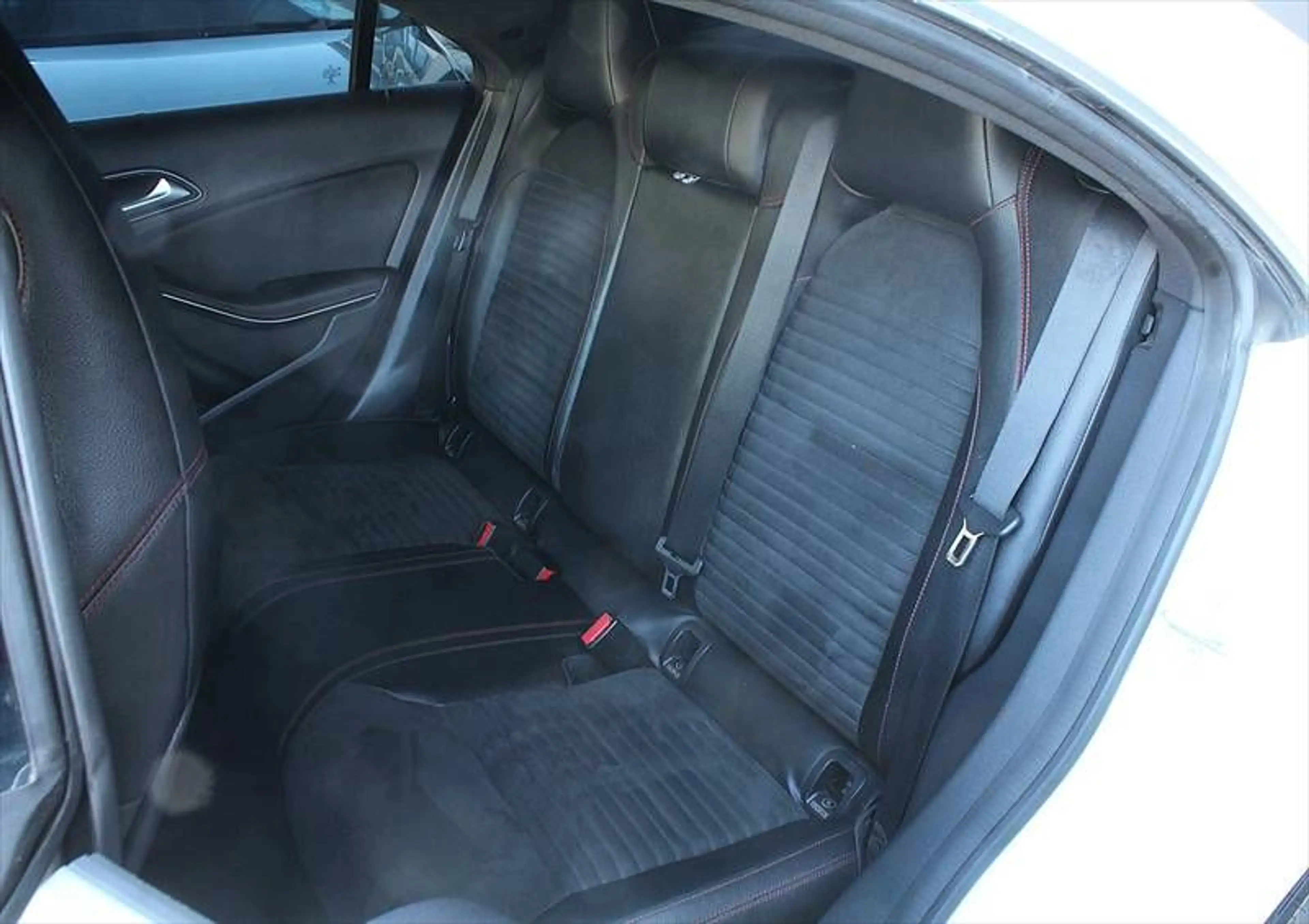 Mercedes-Benz CLA 180 Street Style - AMG Line, Navi Alu 18" — photo 5