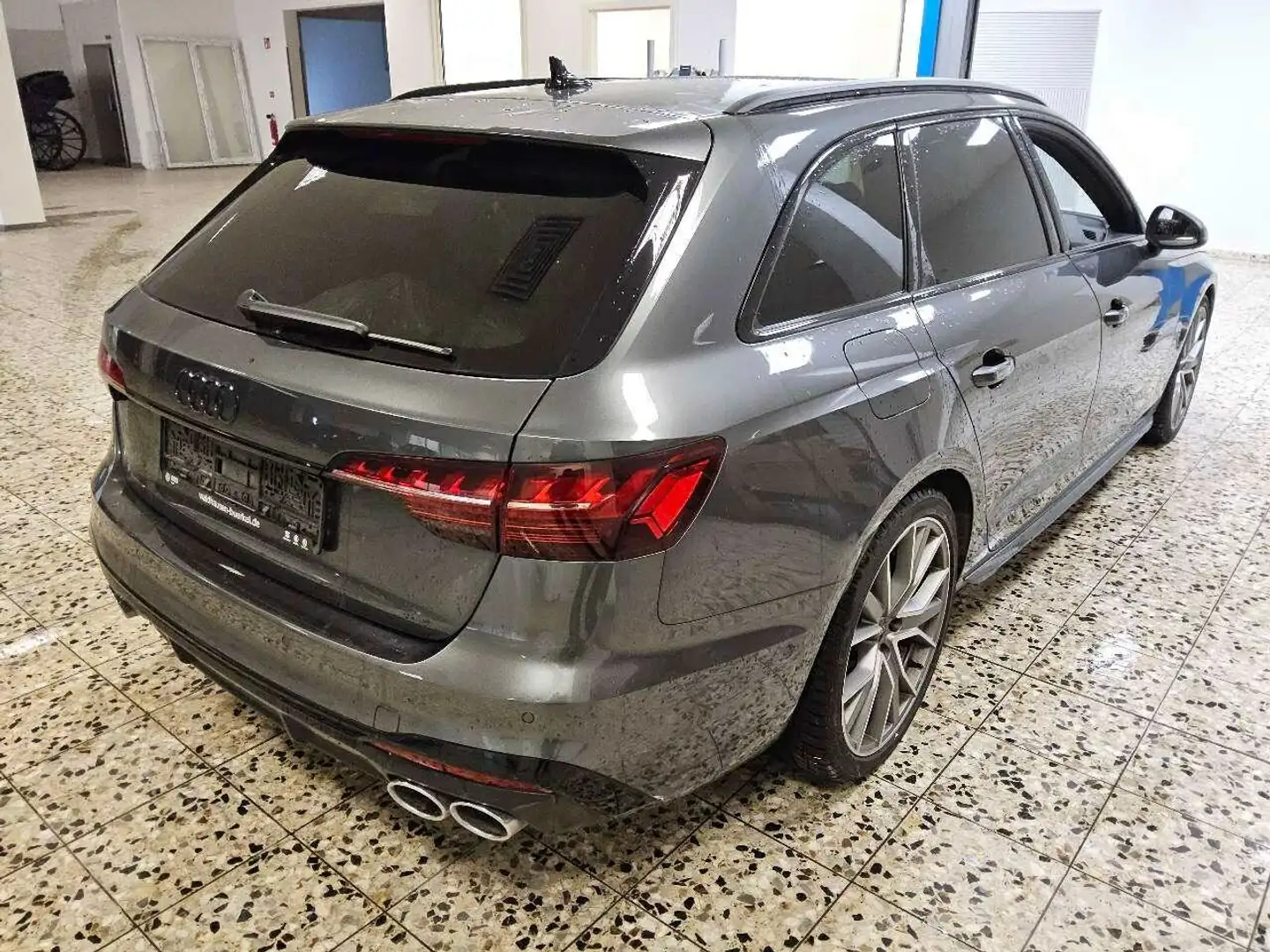 Audi S4 Avant 3.0 TDI quattro Klima Navi Leder Grau - 2