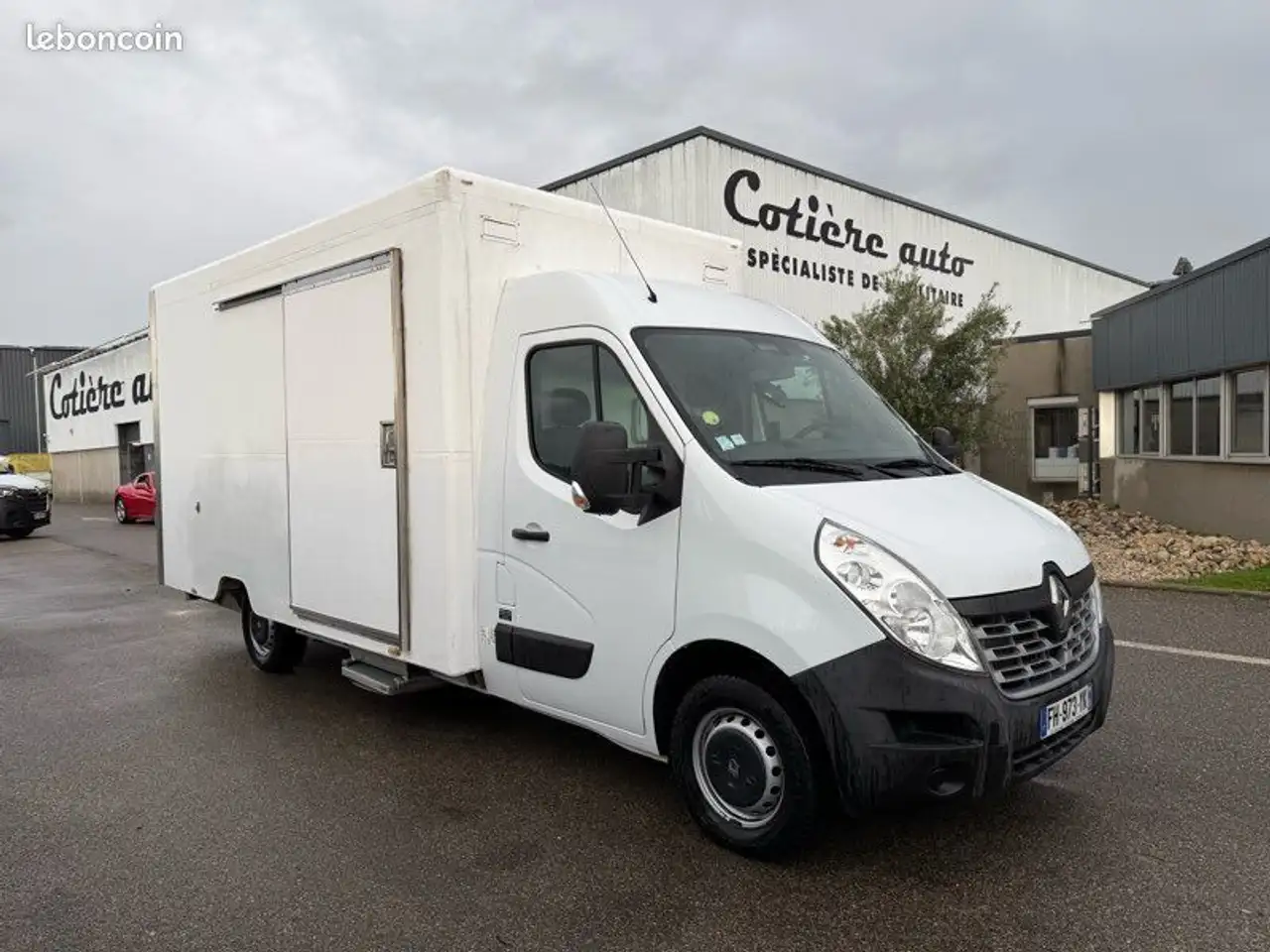 Renault Master 9500 ht 2.3 dci 130ch caisse 20m3 planch