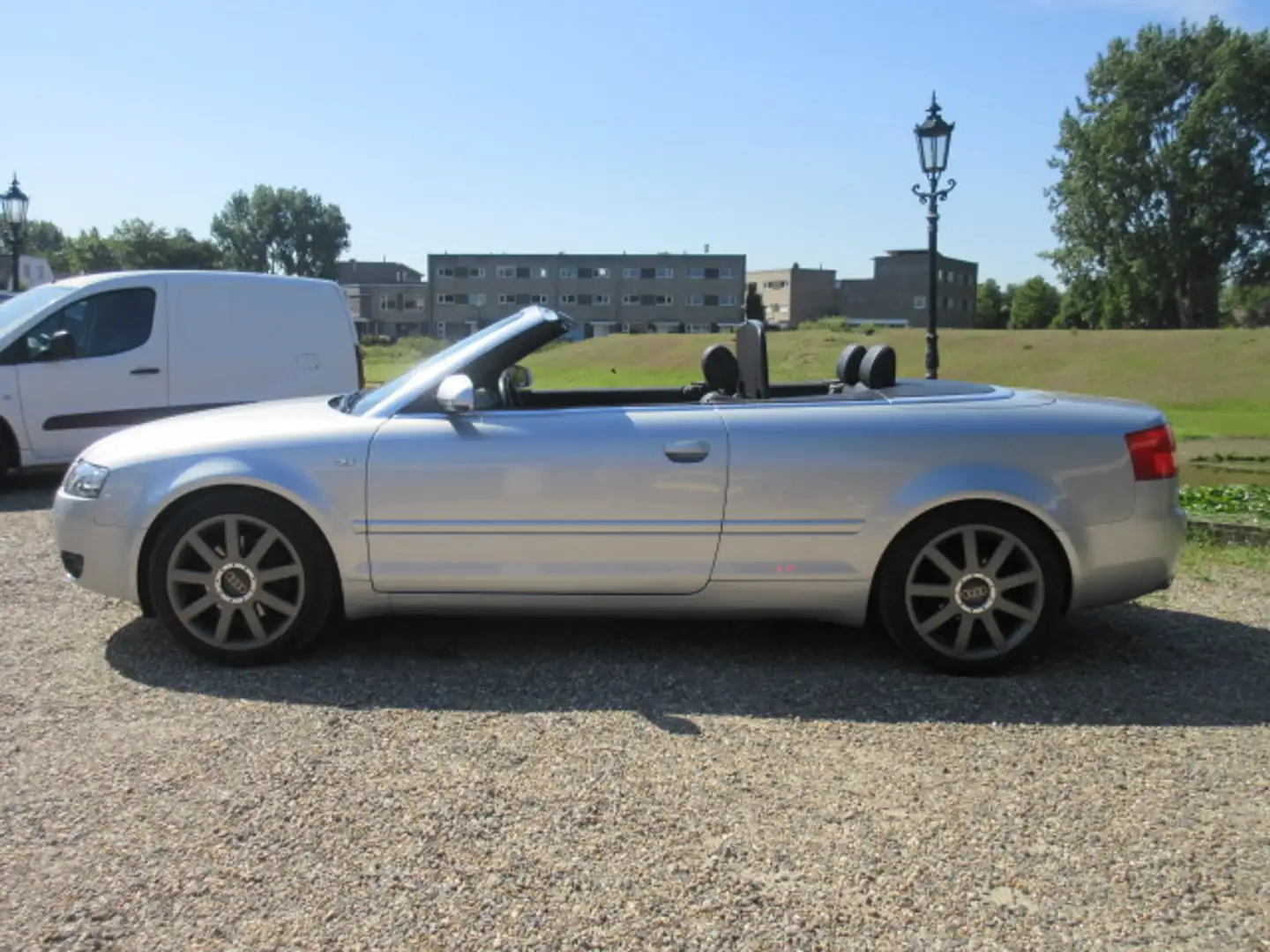 Audi A4 Cabriolet 3.0 V6 Exclusive - Airco - Leer - Naviga Grijs - 2