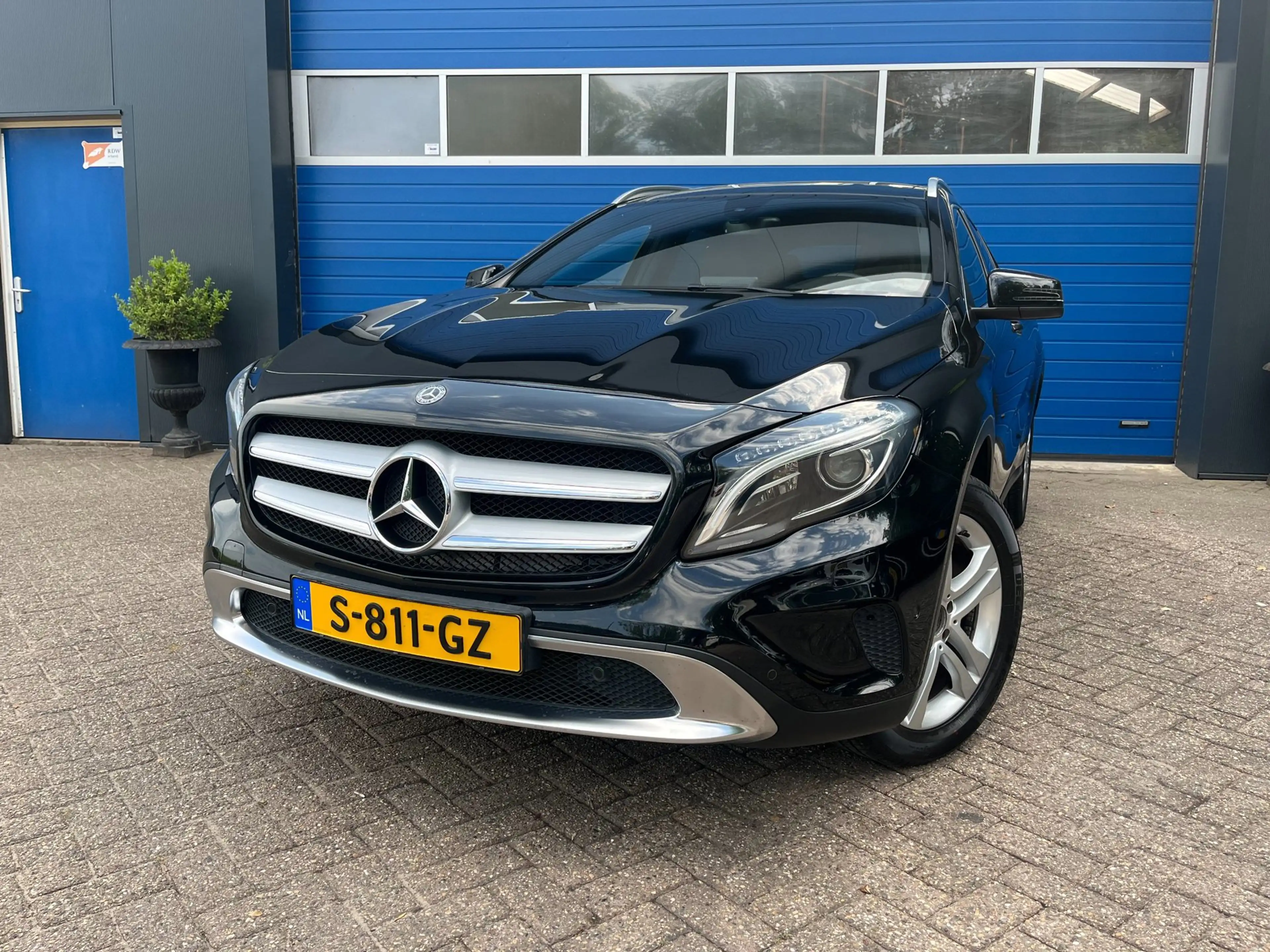 Mercedes-Benz GLA 180 Premium Plus AUTOMAAT|Pano.Dak — photo 2