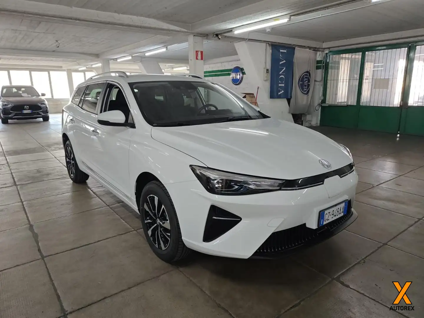 MG MG5 EV 61KWH COMFORT White - 1