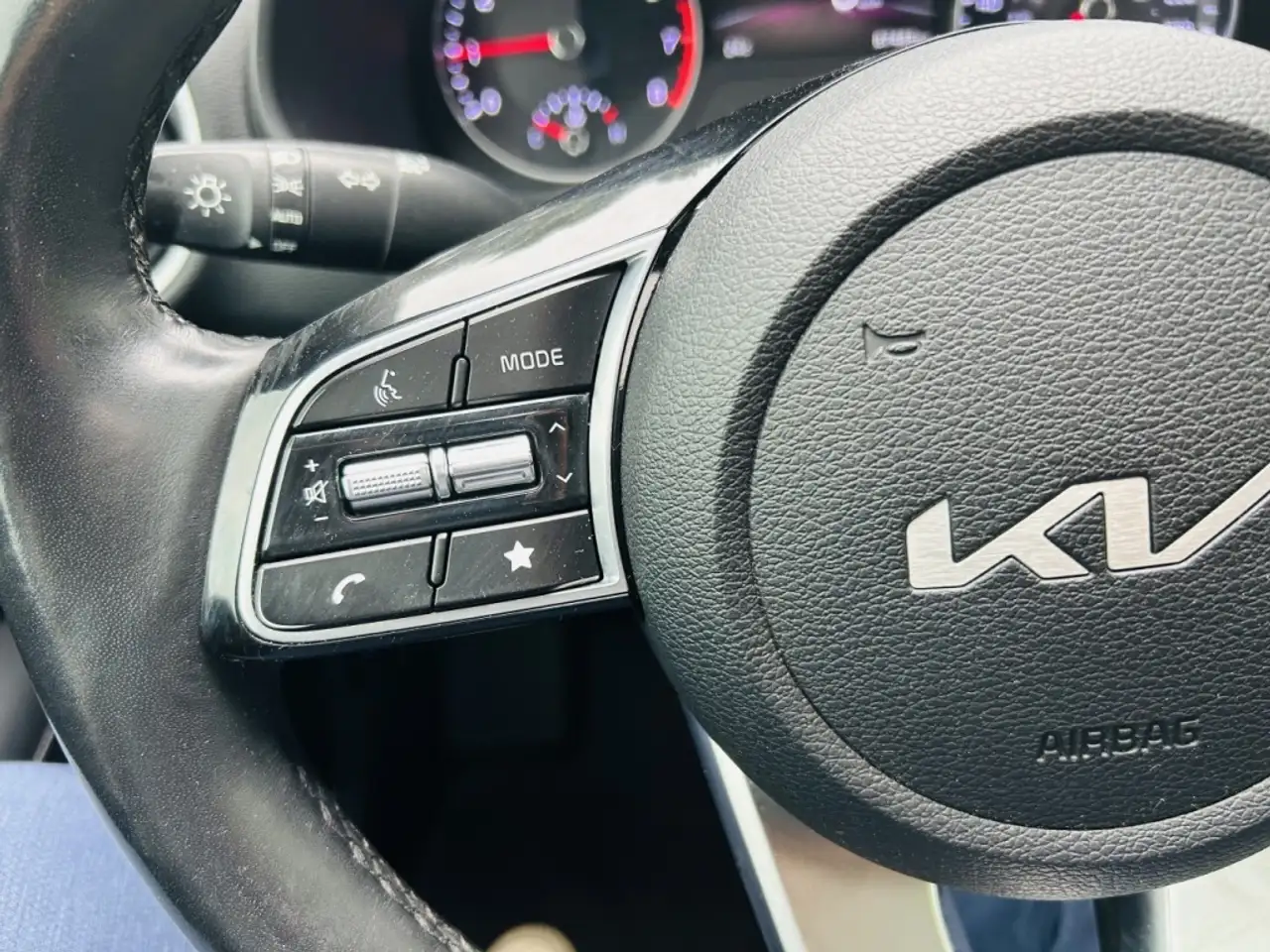 Kia Forte снимка Kia Forte