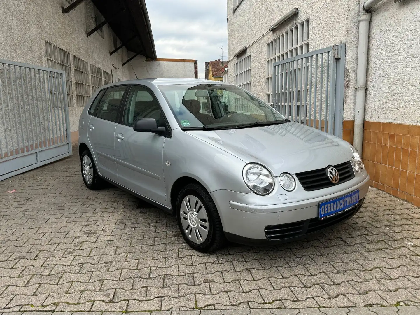 Volkswagen Polo IV Cricket 1.4 *Automatik*5-trg.*Klima*Sitz Plateado - 1