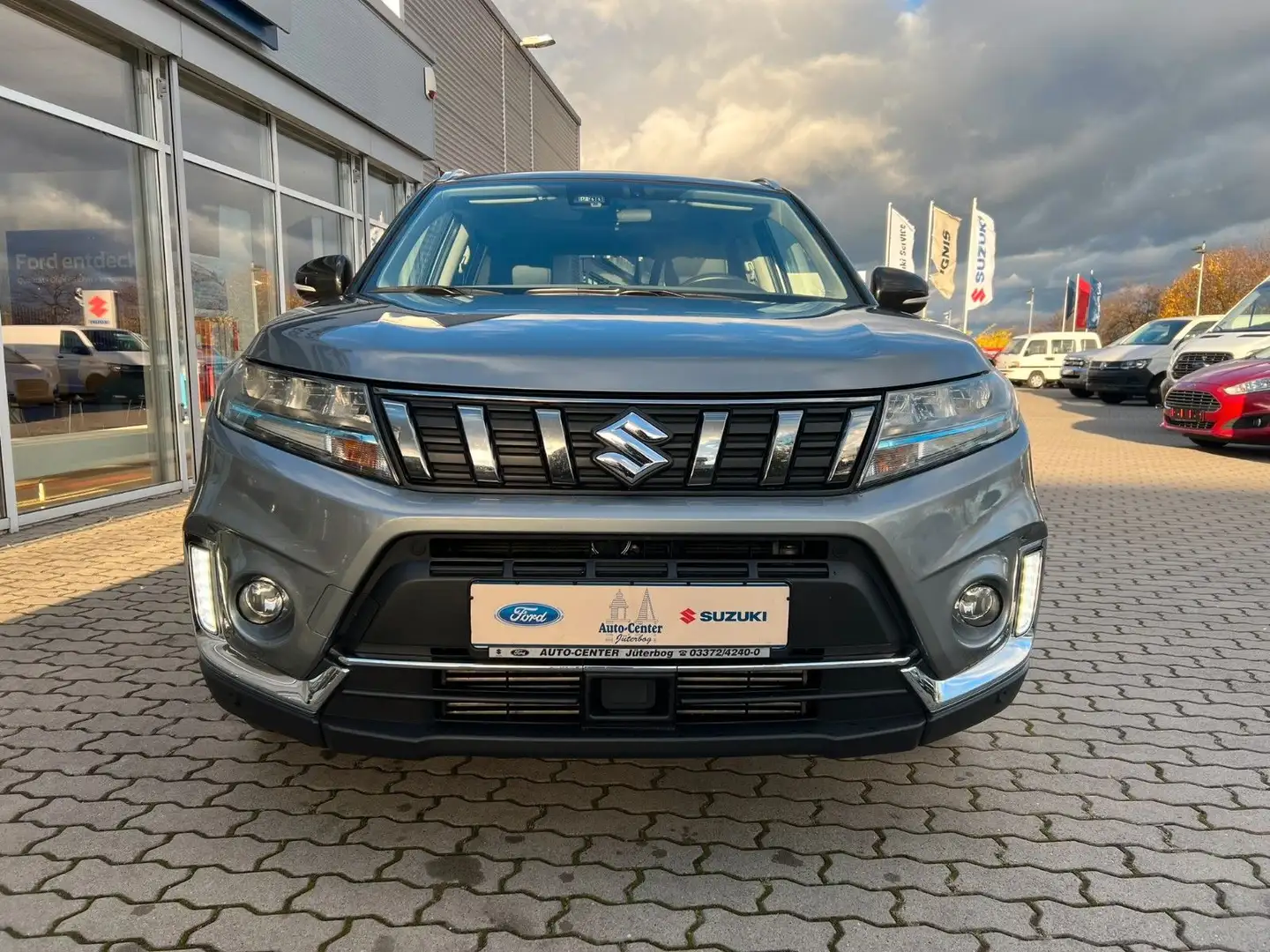 Suzuki Vitara 1.4 Mild-Hybrid Comfort+ 4x2 *Panorama* Gris - 2