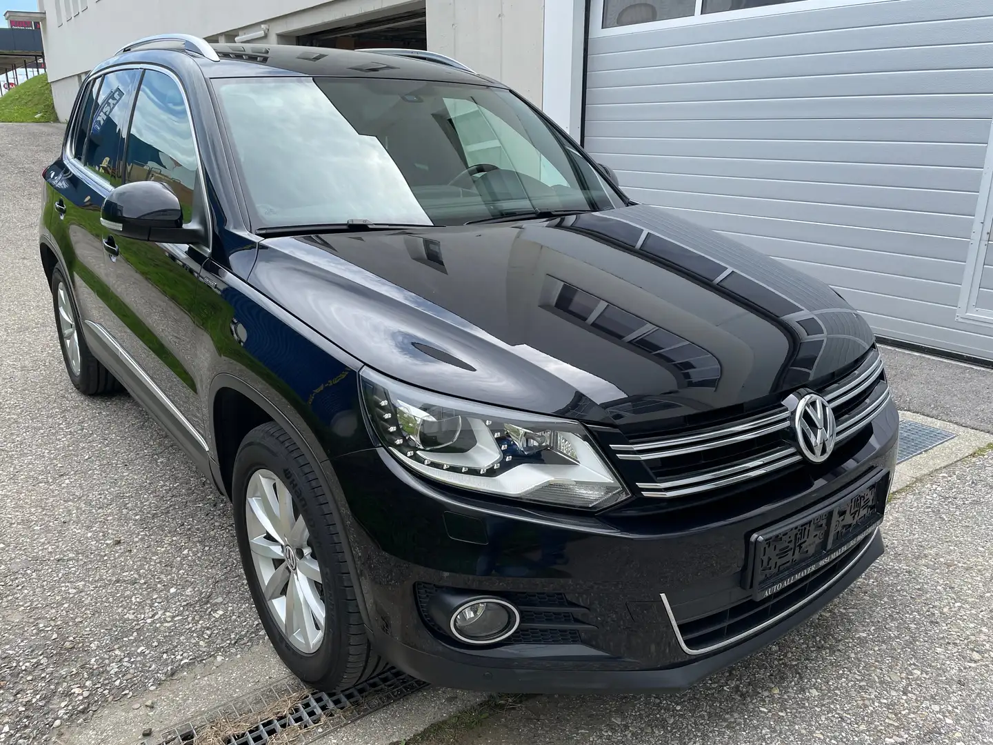 Volkswagen Tiguan Lounge 4 Motion Schwarz - 1