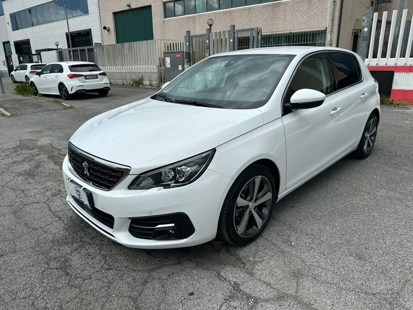 Peugeot 308 BlueHDi S&S EAT8 Allure Bianco - 1
