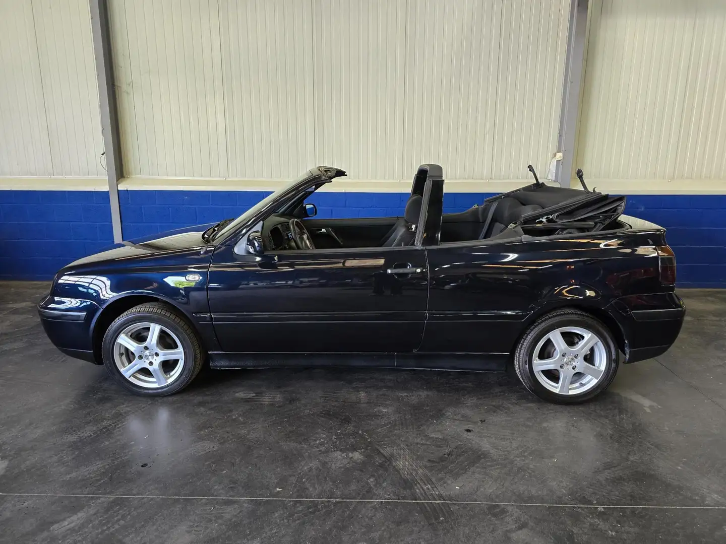 Volkswagen Golf Cabriolet 2.0 Trendline Azul - 2