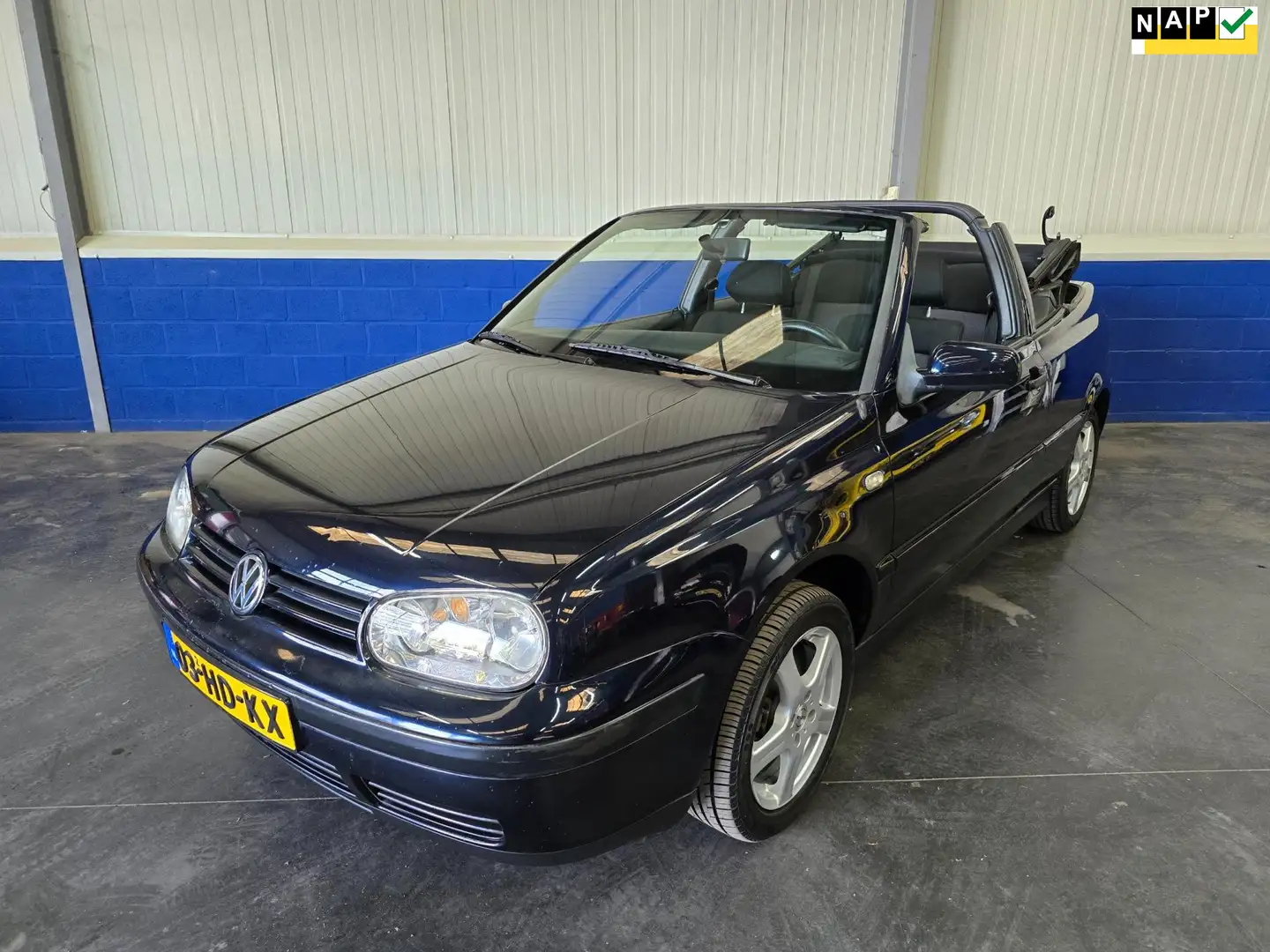 Volkswagen Golf Cabriolet 2.0 Trendline Azul - 1
