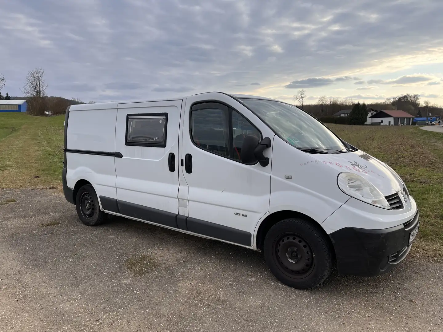 Renault Trafic Campervan – inkl. Bett, Fahrradträger, Stauraum - 2