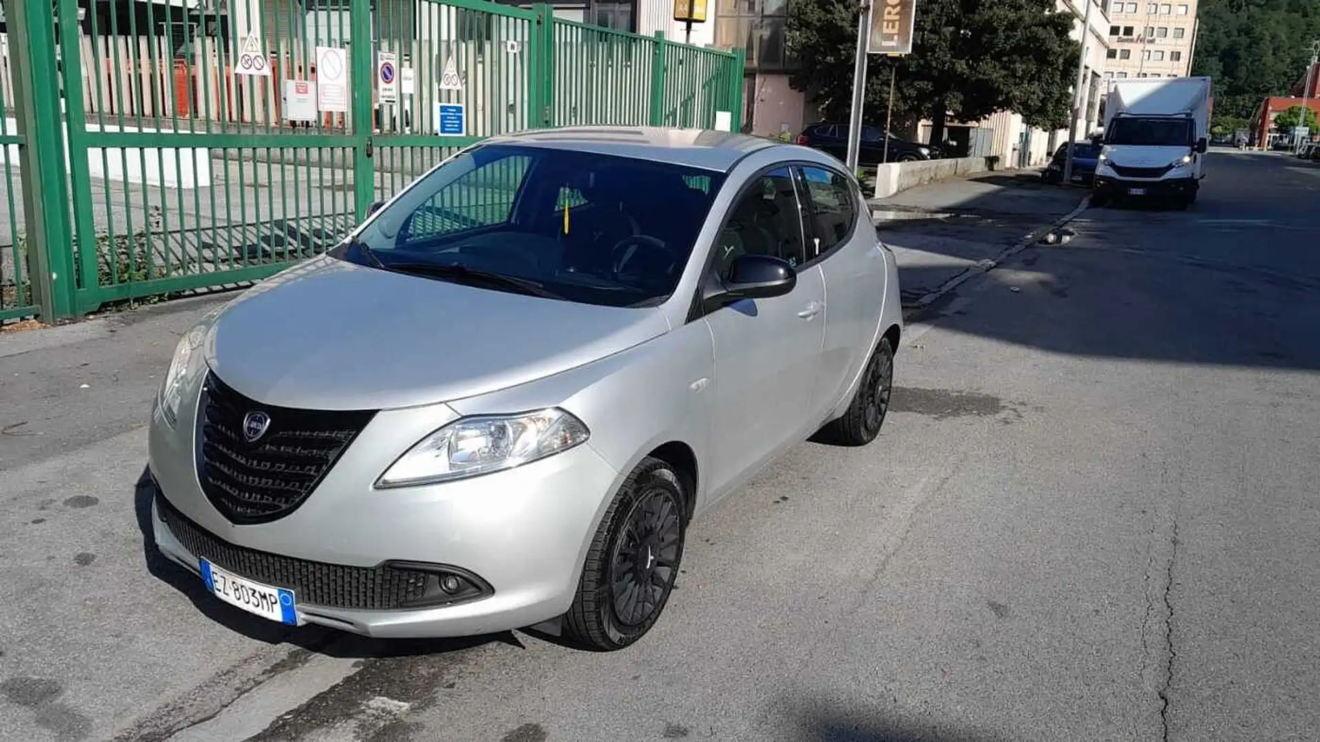 Lancia Ypsilon 3ª serie 1.2 69 CV 5 porte Elefantino Argento - 1