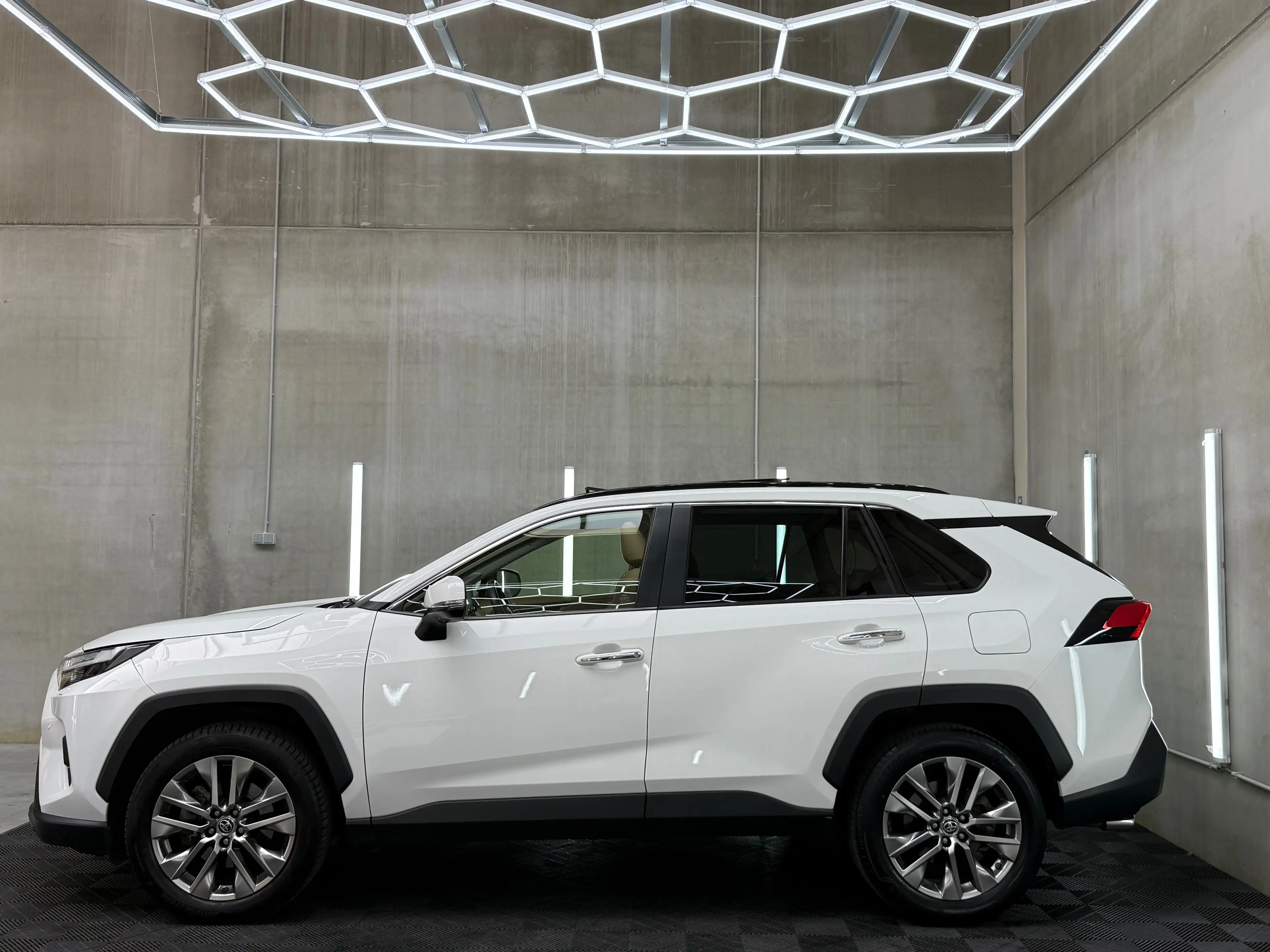 Toyota RAV 4 Hybrid HEV 2.5i/PANO/360CAMERA/LEER/JBL/ZETELVERKOELING/MEMORY/GARANTIE — photo 6
