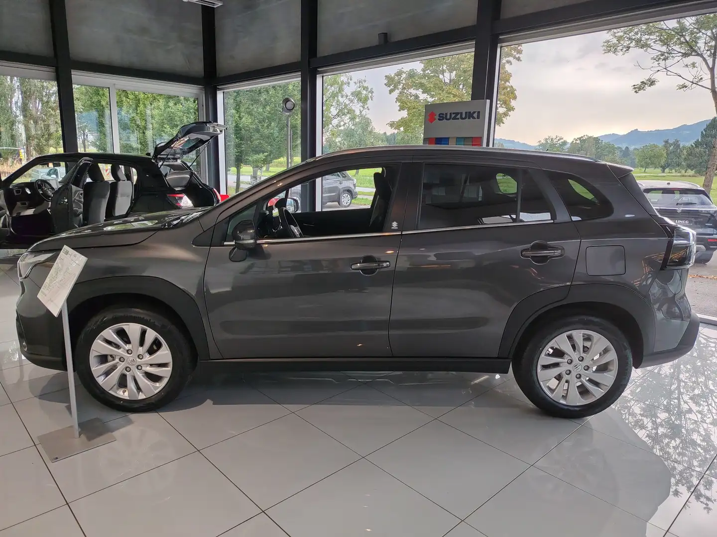 Suzuki S-Cross 1,4 Hybrid ALLGRIP shine Grau - 2