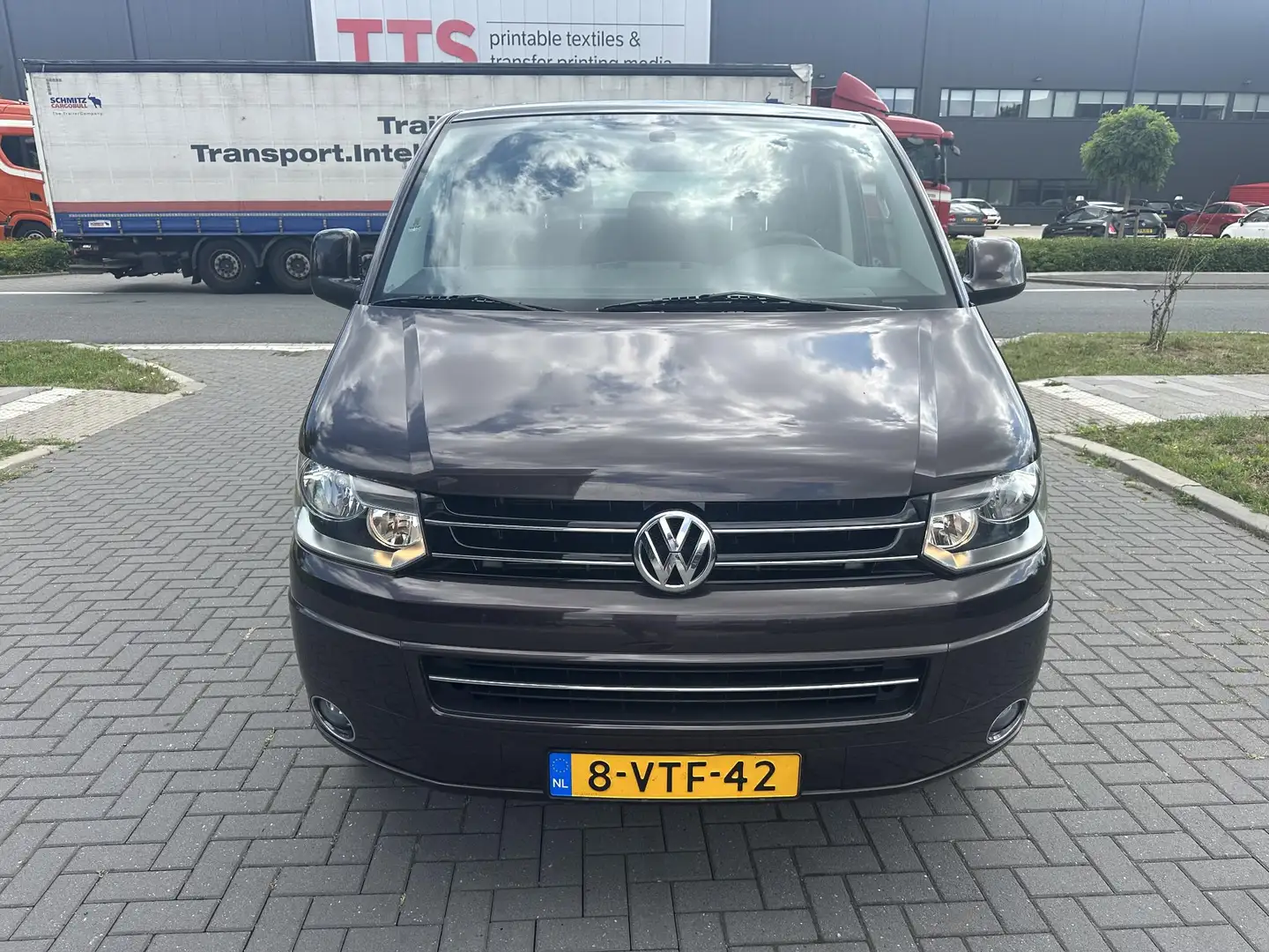 Volkswagen T5 Transporter 2.0 TDI L2H1 DC Comfortline Leder 1e Eigenaar NL a - 2