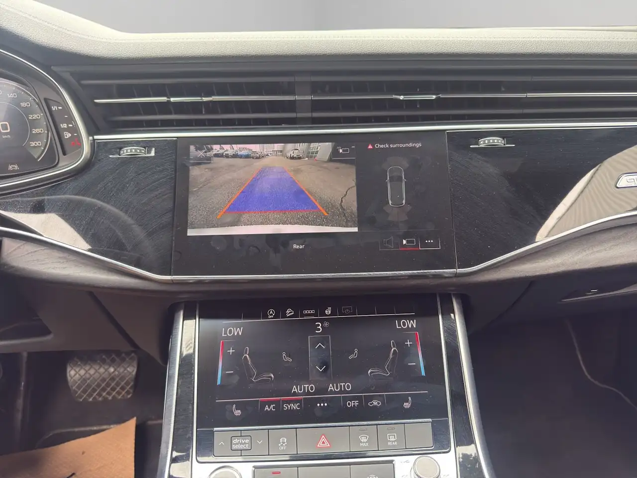 Audi Q7 снимка Audi Q7