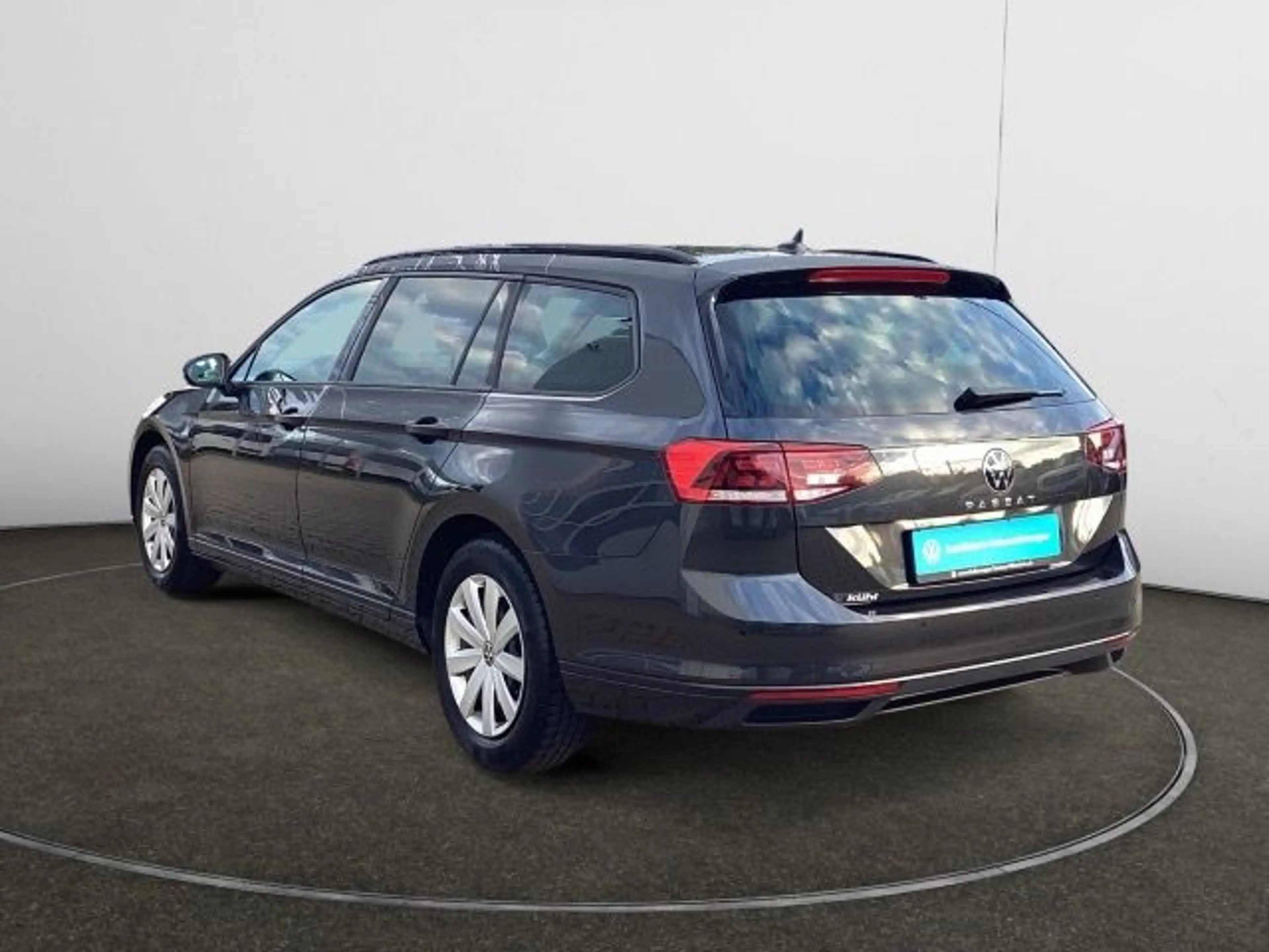 Volkswagen Passat Variant 2.0 TDI Conceptline Navi,AHK,LED — photo 3