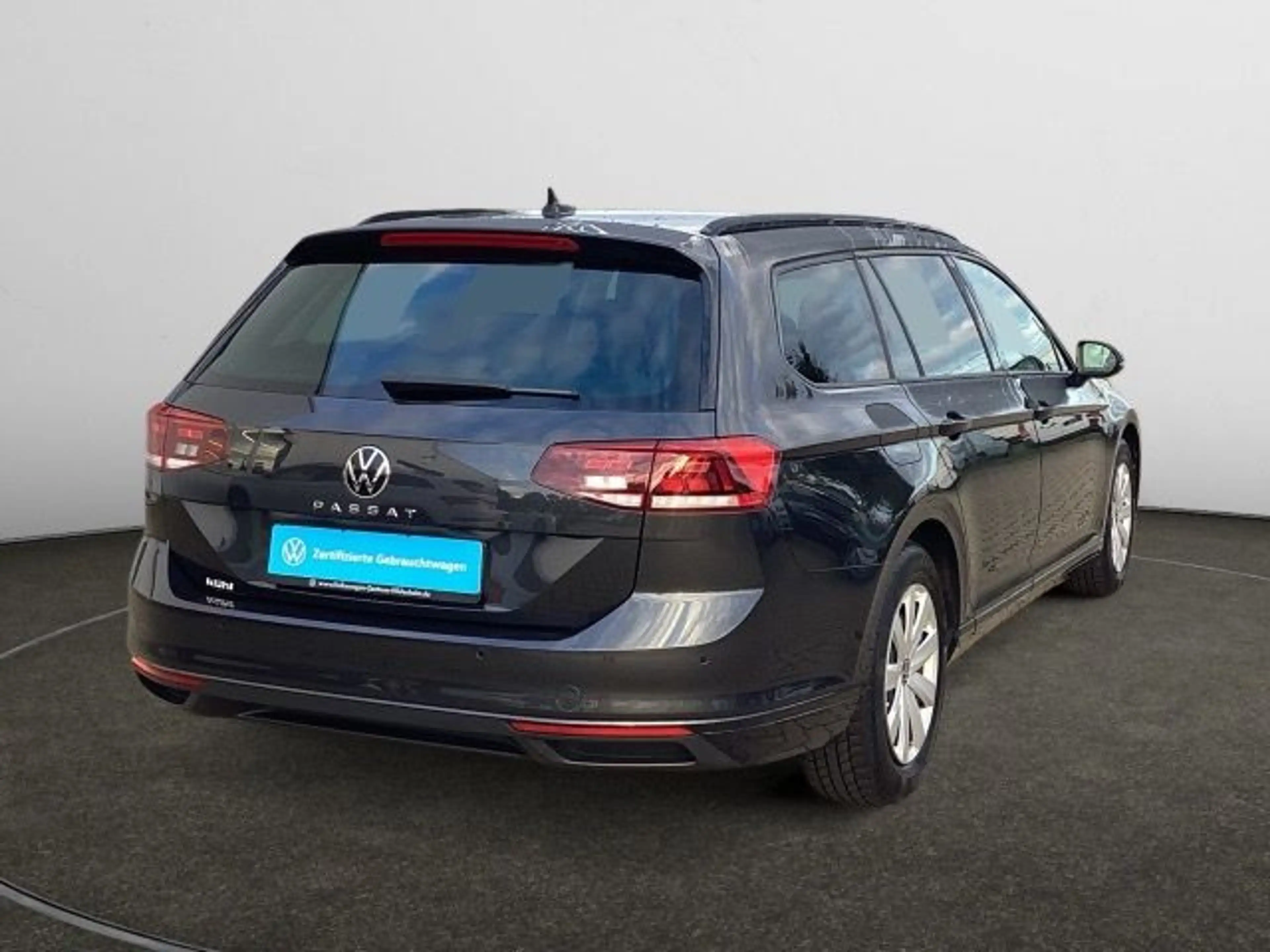 Volkswagen Passat Variant 2.0 TDI Conceptline Navi,AHK,LED — photo 5