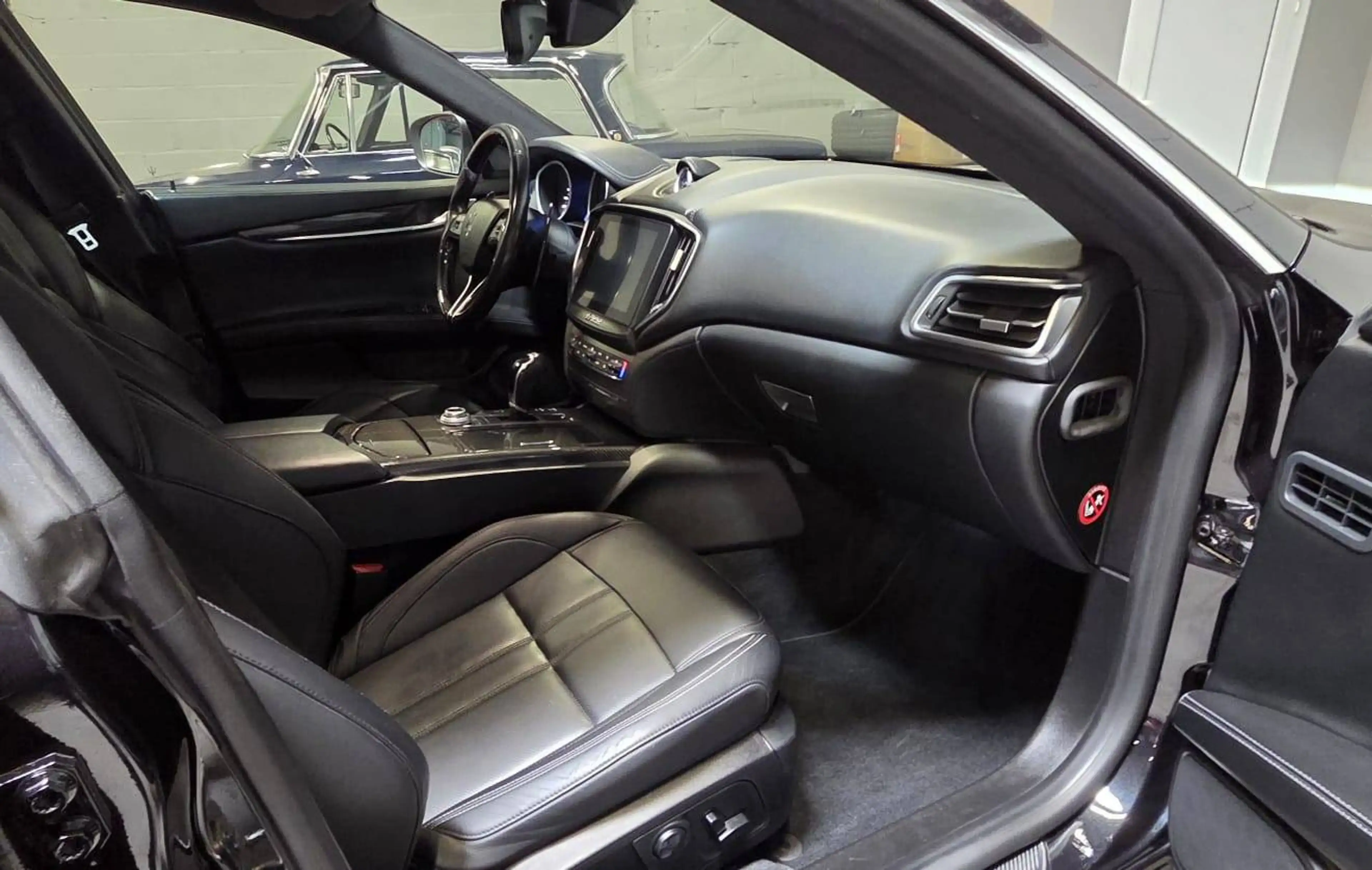 Maserati Ghibli Ghibli 3.0 V6 Turbo GranSport — photo 13
