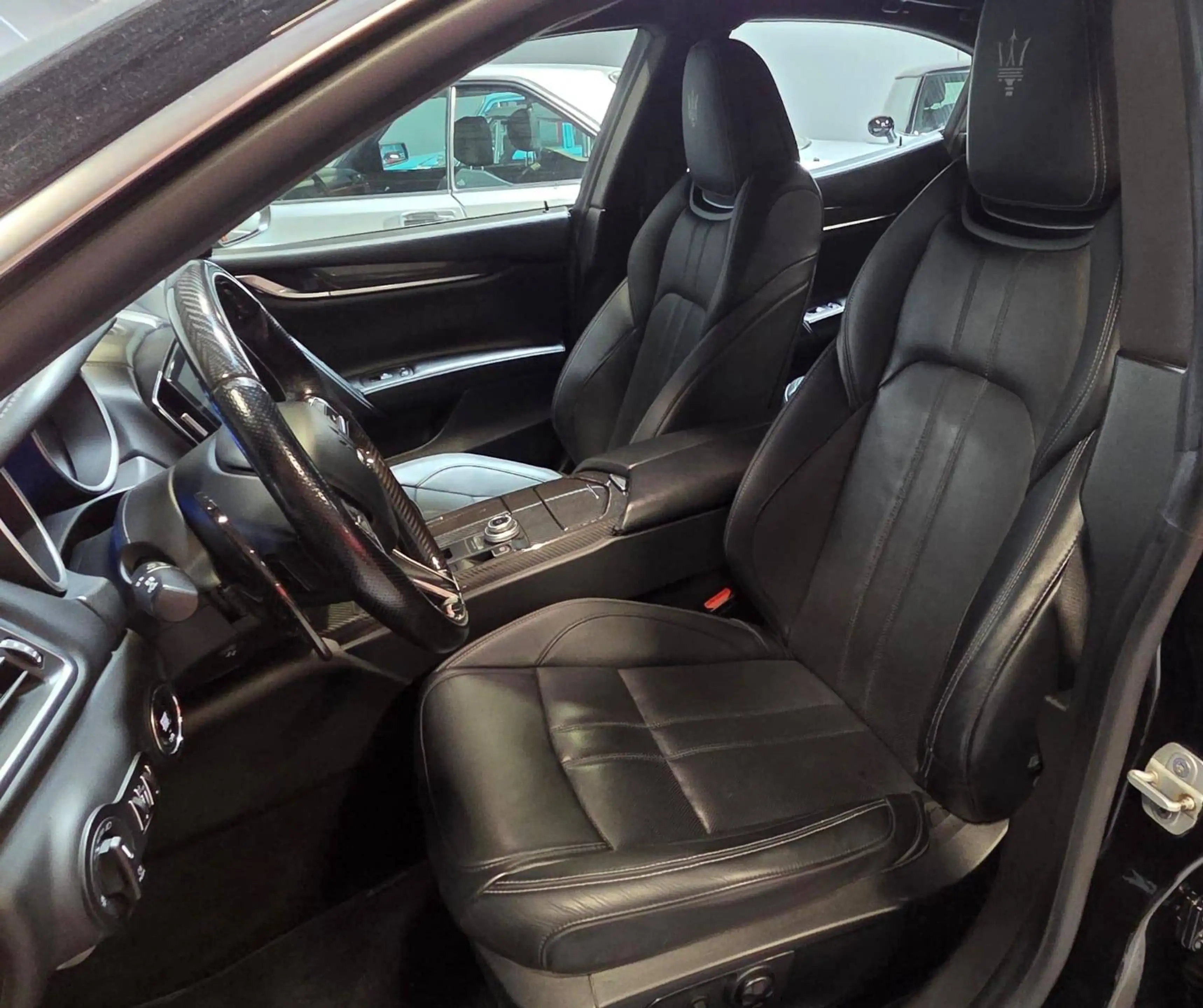Maserati Ghibli Ghibli 3.0 V6 Turbo GranSport — photo 9