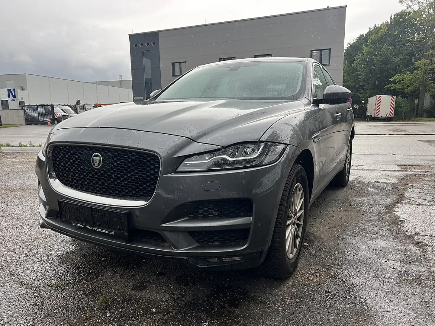 Jaguar F-Pace 20d AWD Prestige Aut./MOTORSCHADEN Grau - 1