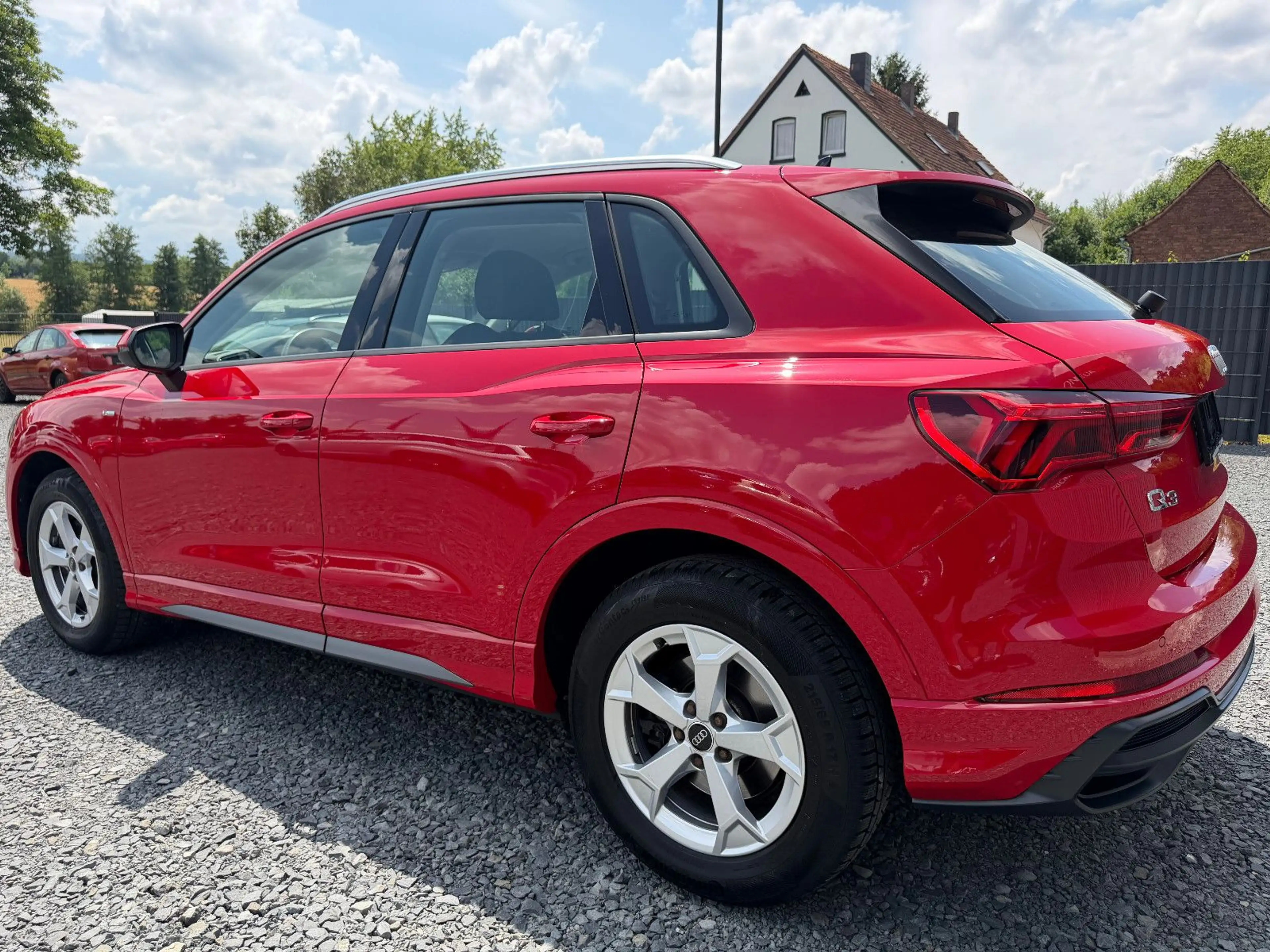 Audi Q3 40 TFSI quattro S line NAVI/AHK/LED — photo 4