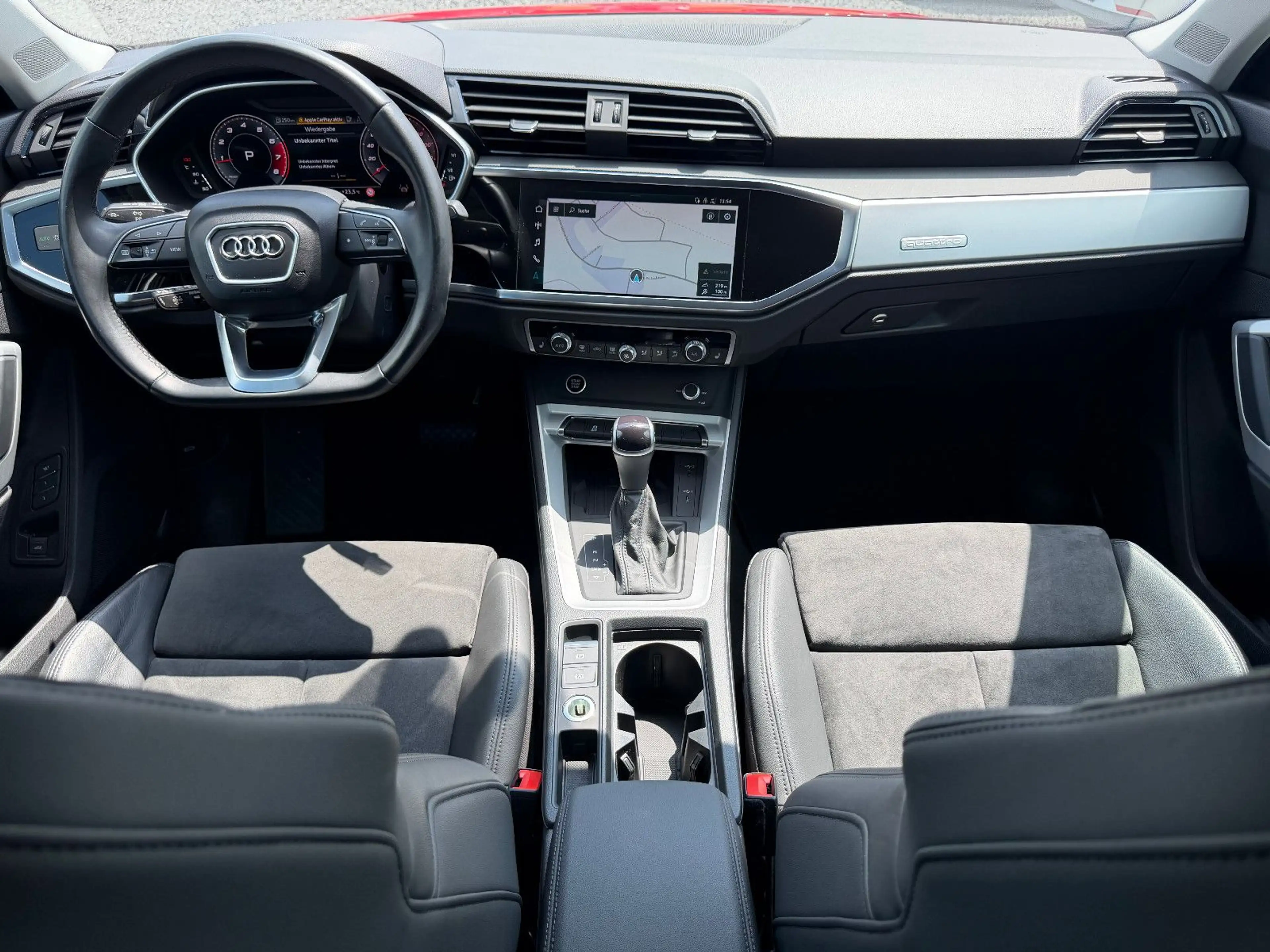 Audi Q3 40 TFSI quattro S line NAVI/AHK/LED — photo 13