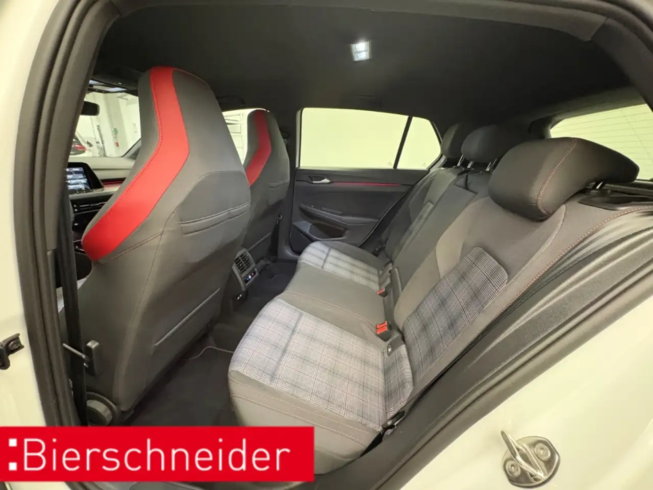 Volkswagen Golf GTI 8 2.0 TSI DIGITAL COCKPIT PRO LED NAVI 18 ACC DAB 9