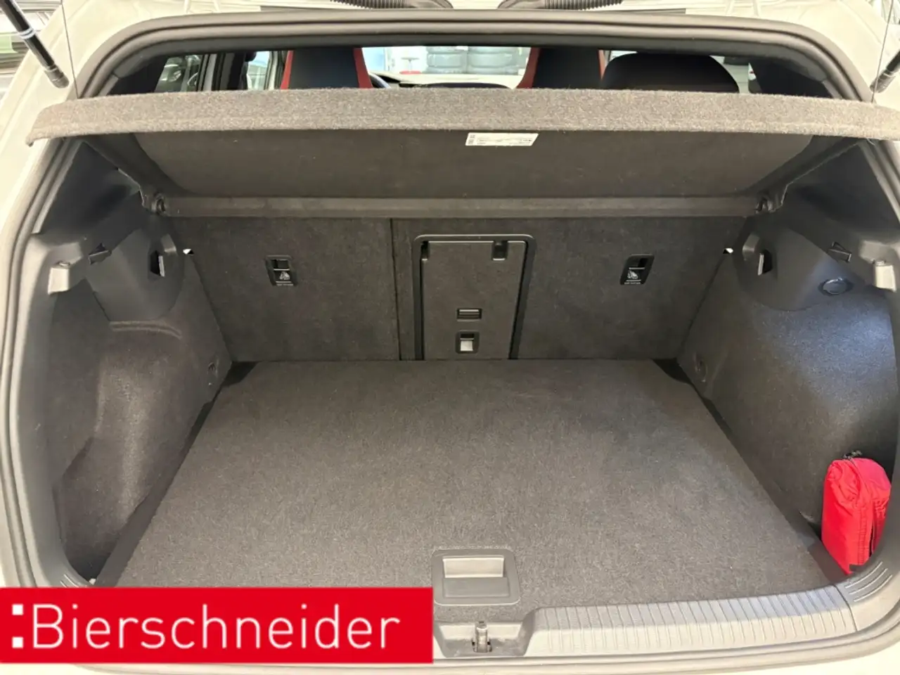 Volkswagen Golf GTI 8 2.0 TSI DIGITAL COCKPIT PRO LED NAVI 18 ACC DAB 16