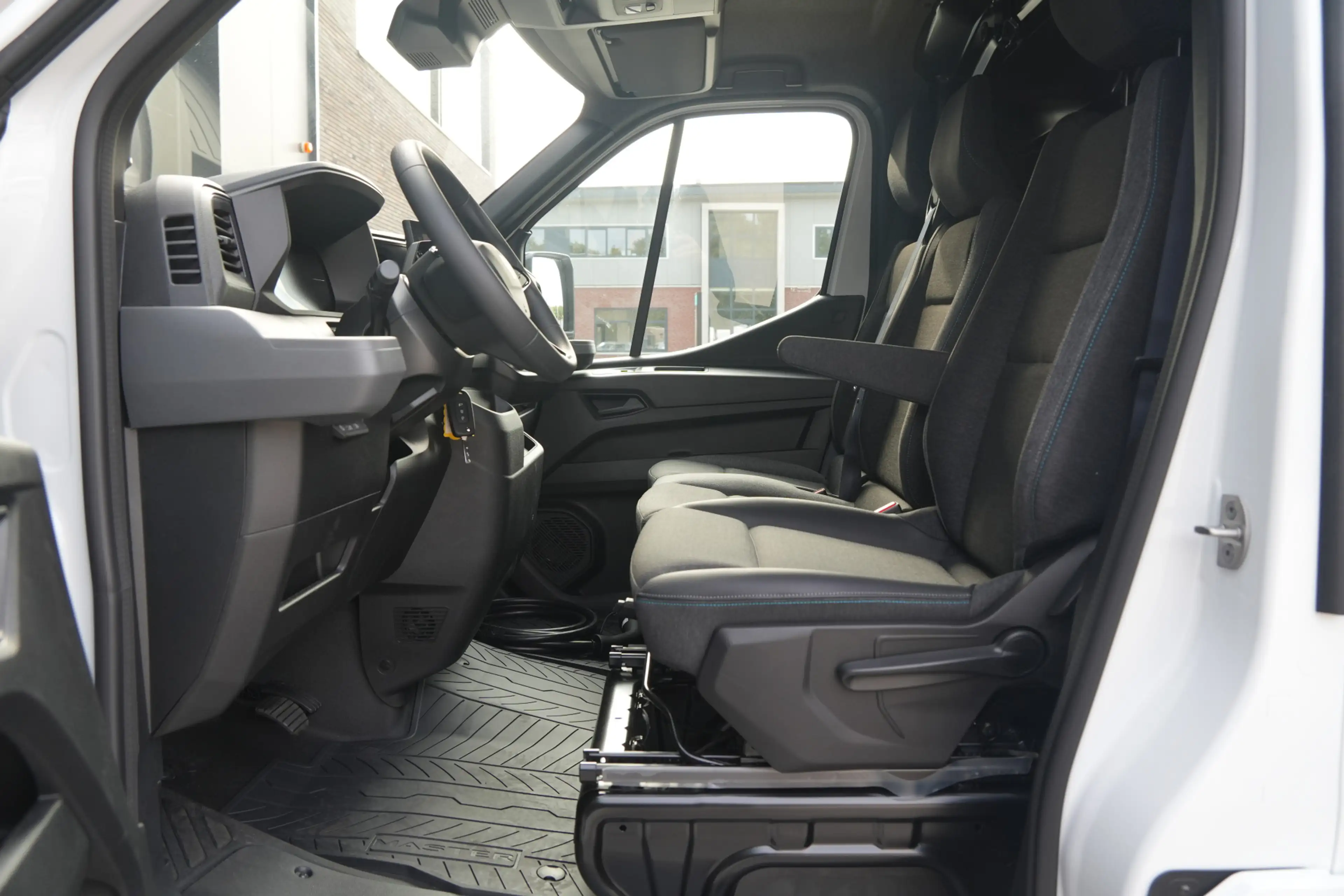 Renault Master E-Tech T35 L2H2 Advance Long Range 87 kWh 143pk - — photo 13