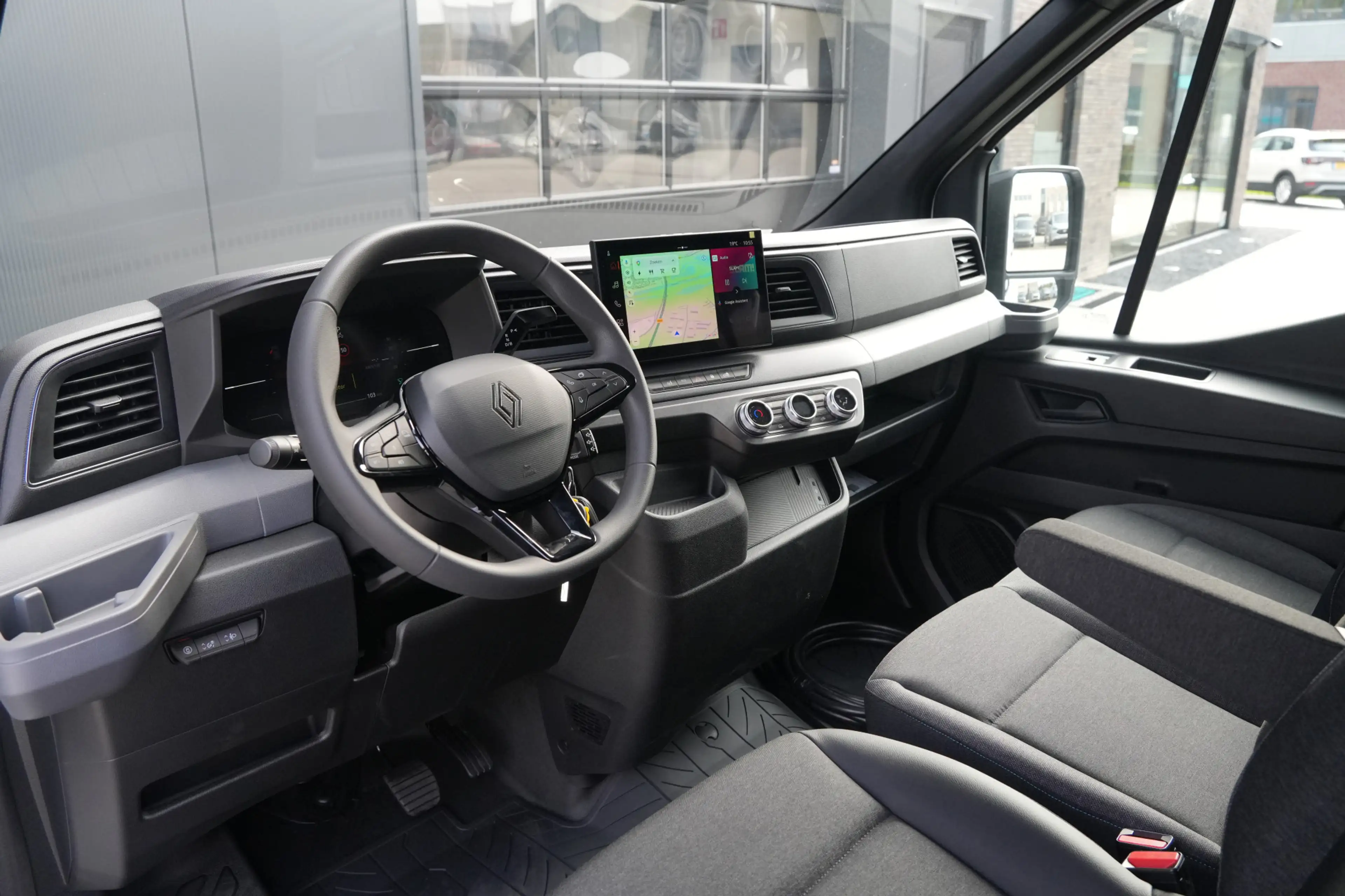 Renault Master E-Tech T35 L2H2 Advance Long Range 87 kWh 143pk - — photo 2